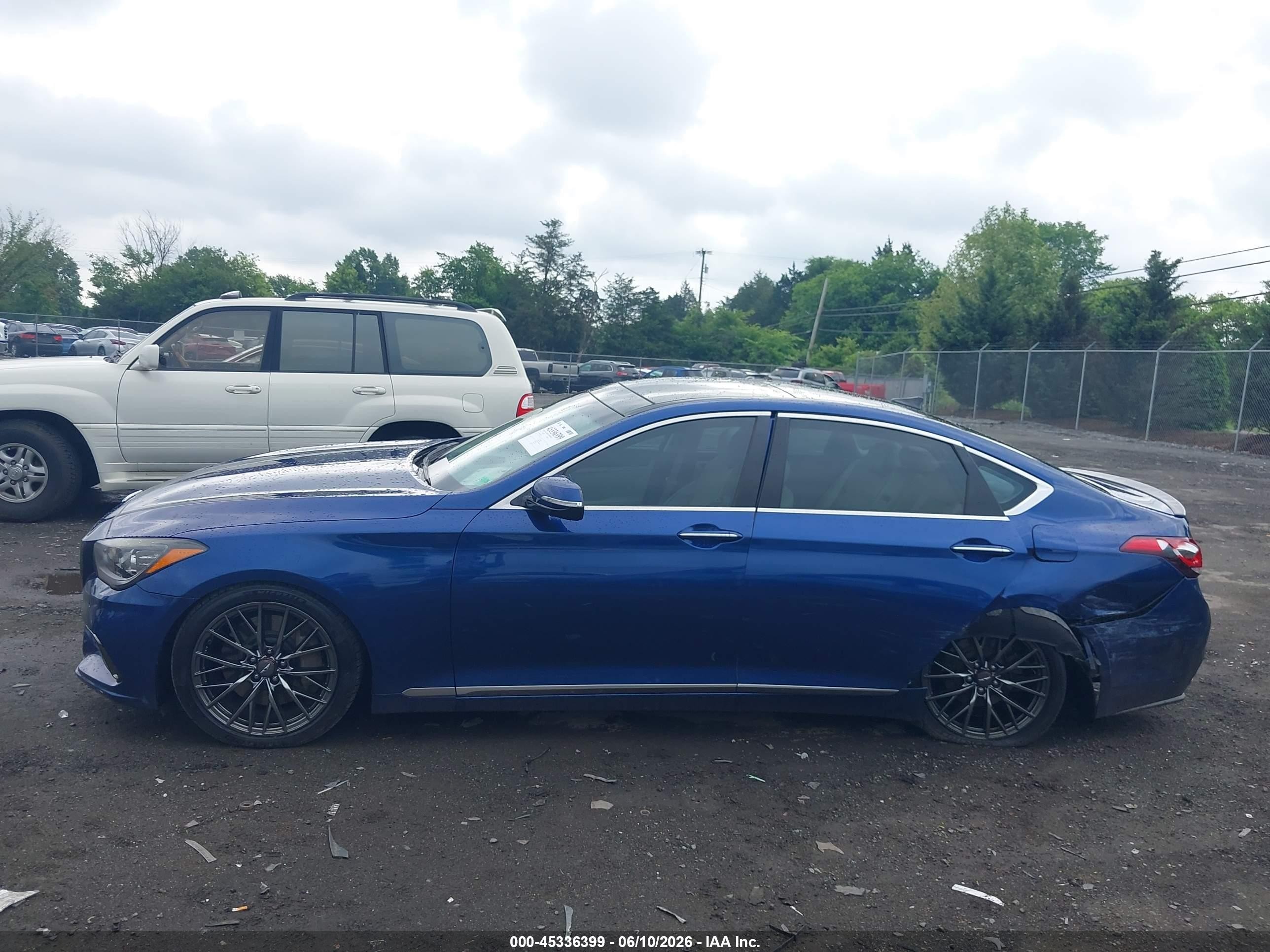 2015 Hyundai Genesis 5.0 Blue vin: KMHGN4JF4FU090535