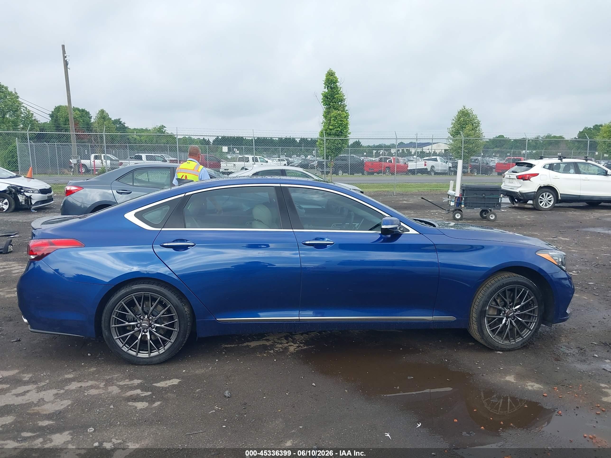 2015 Hyundai Genesis 5.0 Blue vin: KMHGN4JF4FU090535