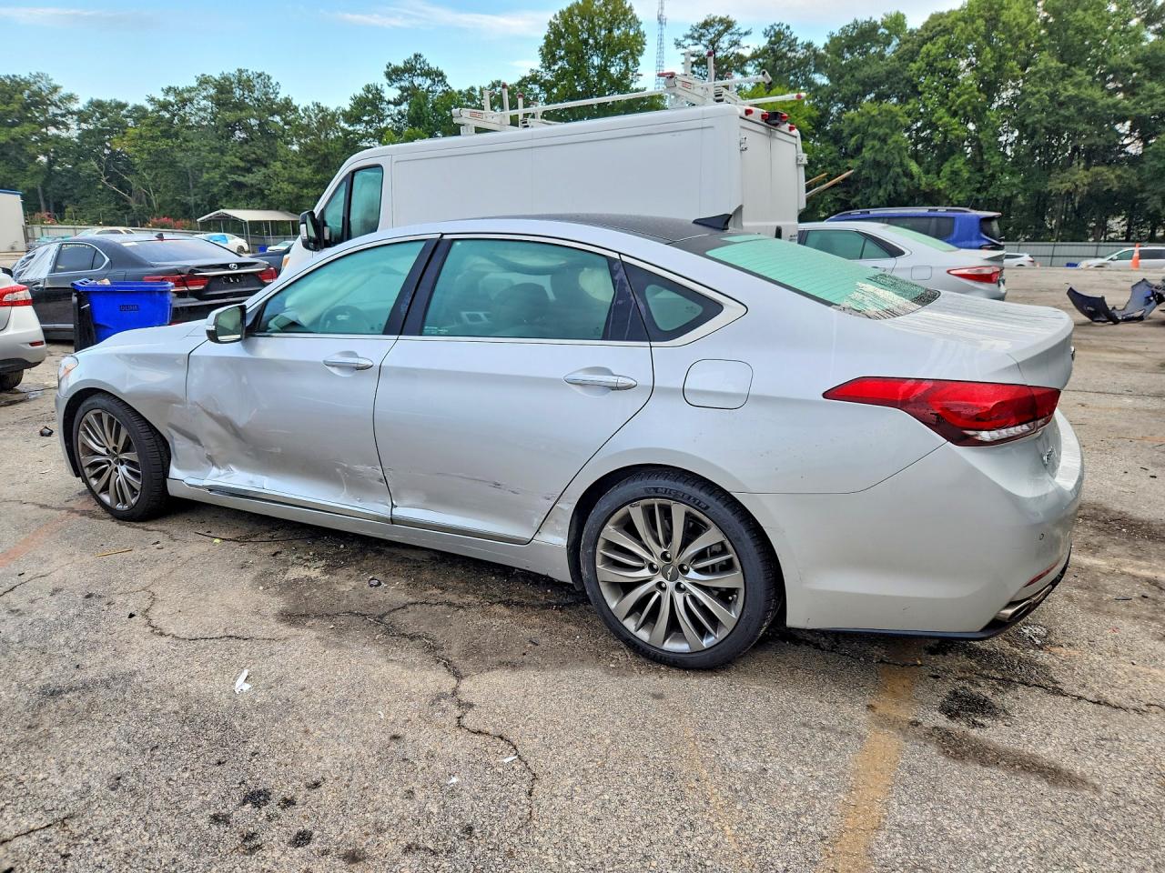 2015 Hyundai Genesis 5.0l Серебряный vin: KMHGN4JF5FU016587