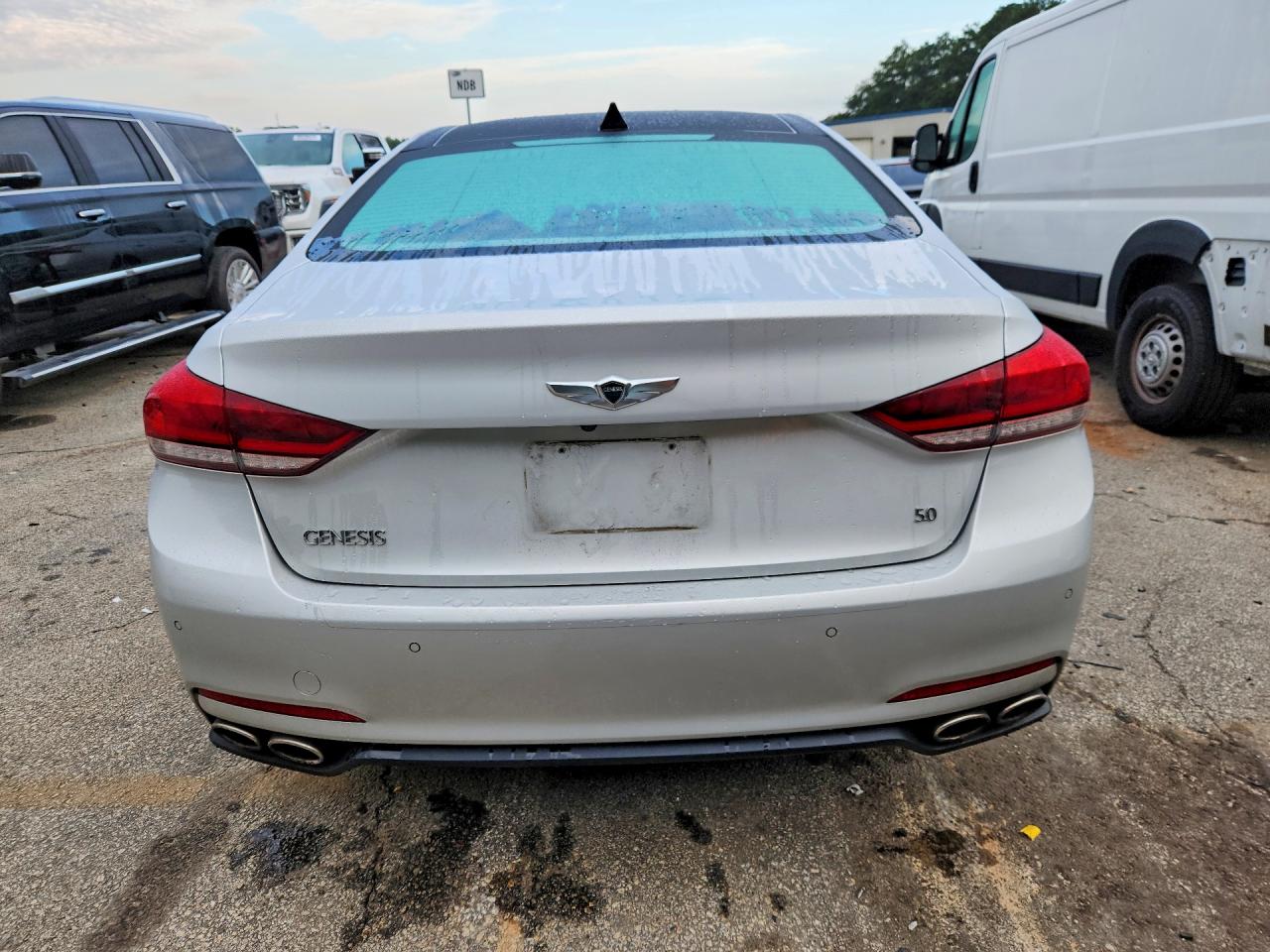 2015 Hyundai Genesis 5.0l Серебряный vin: KMHGN4JF5FU016587