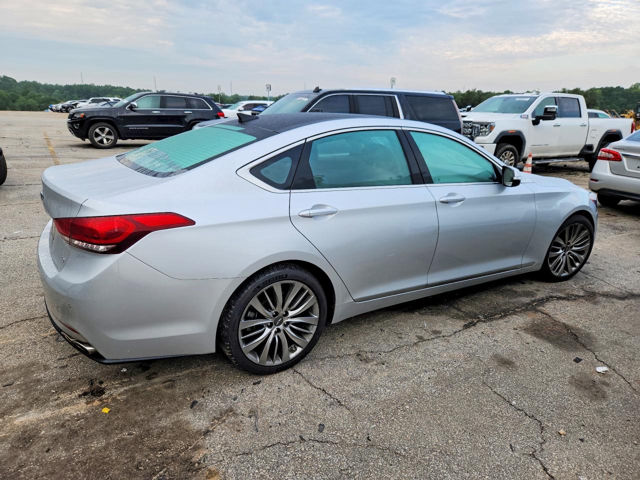 2015 Hyundai Genesis 5.0l Серебряный vin: KMHGN4JF5FU016587