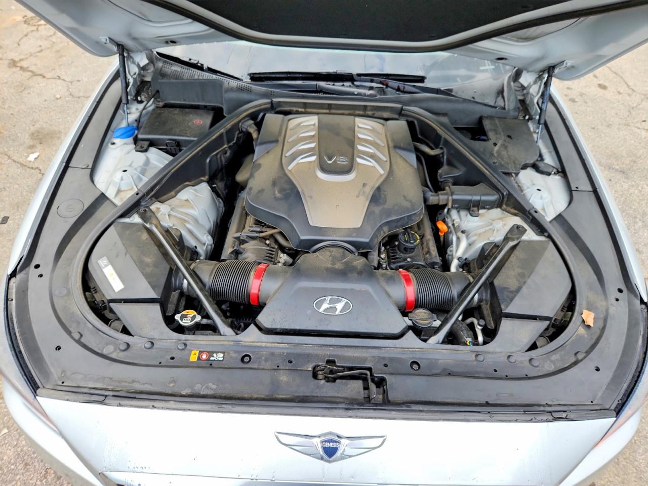 2015 Hyundai Genesis 5.0l Серебряный vin: KMHGN4JF5FU016587