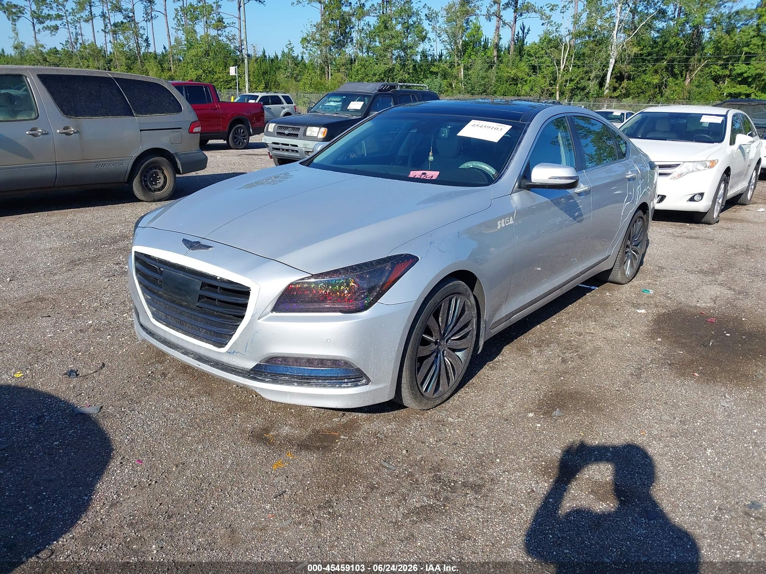 2015 Hyundai Genesis 5.0 Silver vin: KMHGN4JF6FU024357