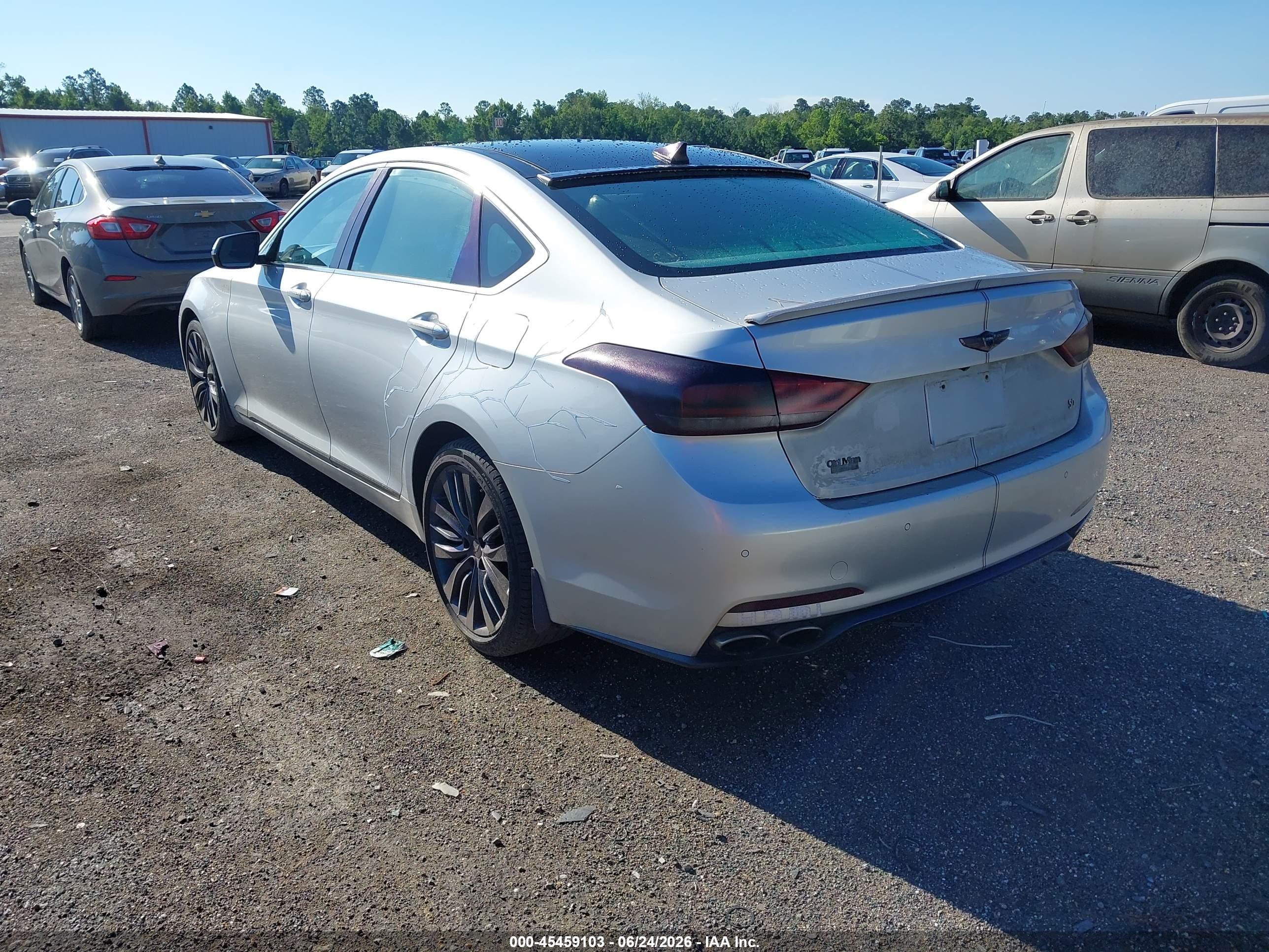 2015 Hyundai Genesis 5.0 Silver vin: KMHGN4JF6FU024357