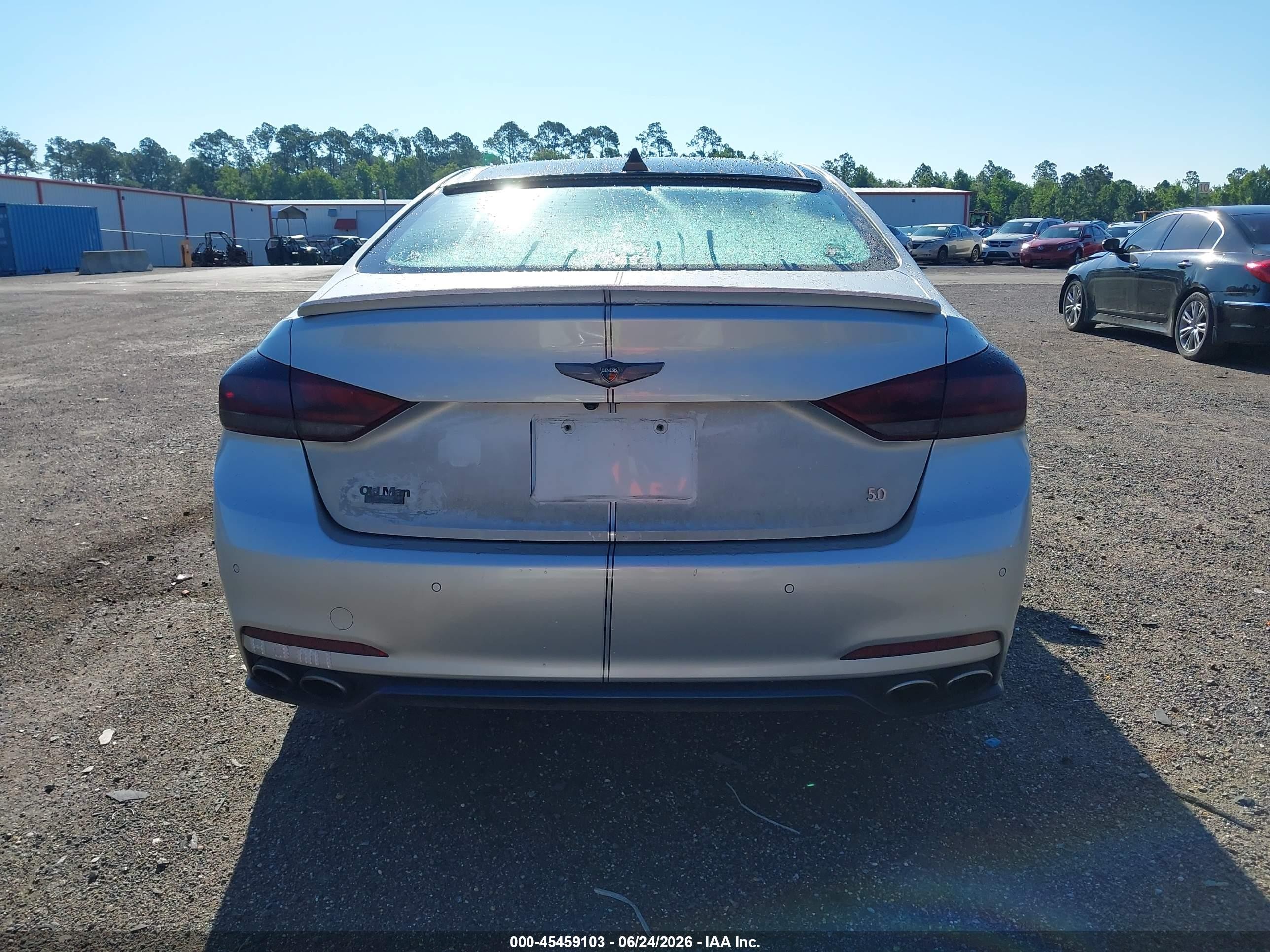 2015 Hyundai Genesis 5.0 Silver vin: KMHGN4JF6FU024357