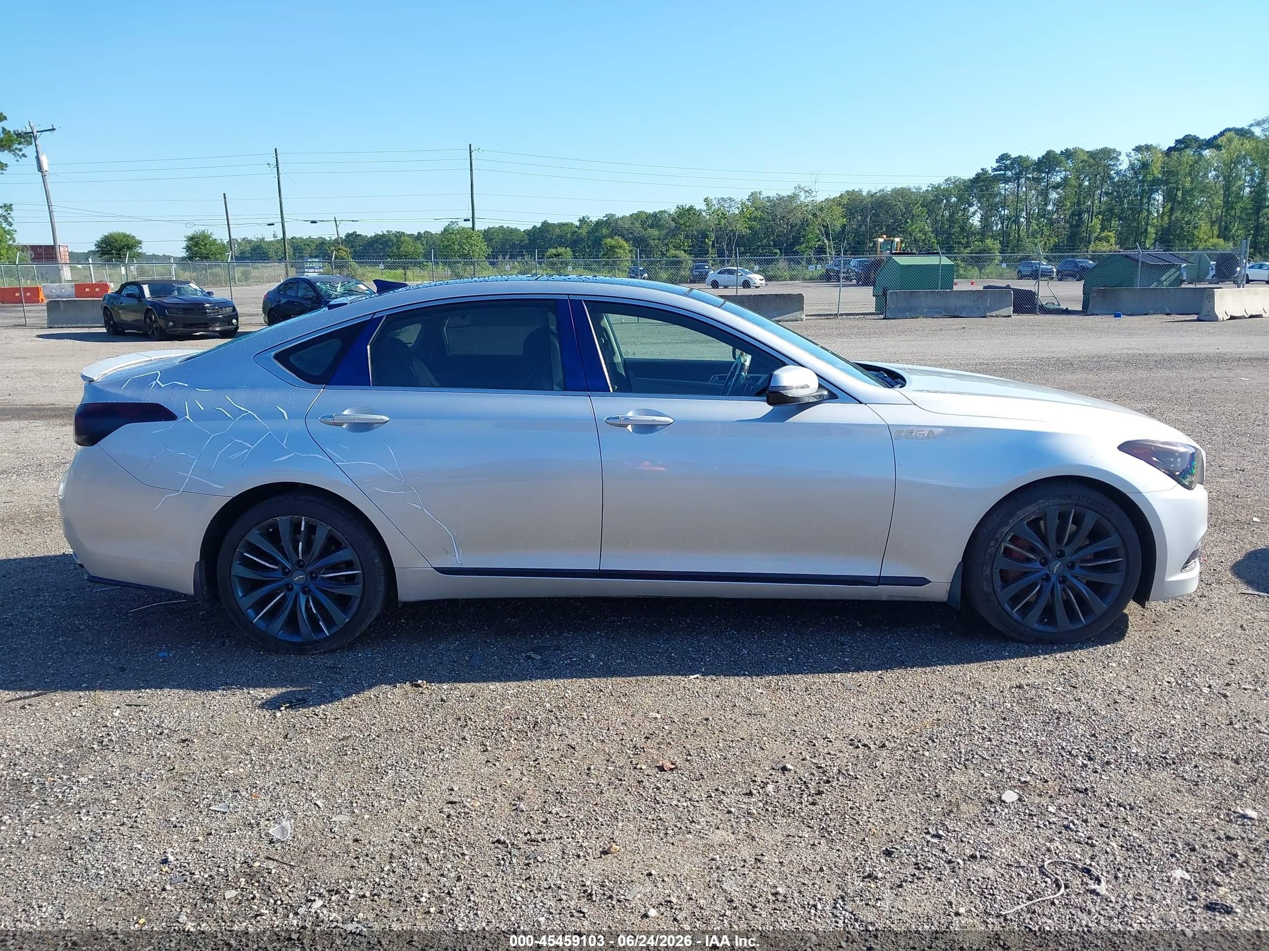 2015 Hyundai Genesis 5.0 Silver vin: KMHGN4JF6FU024357