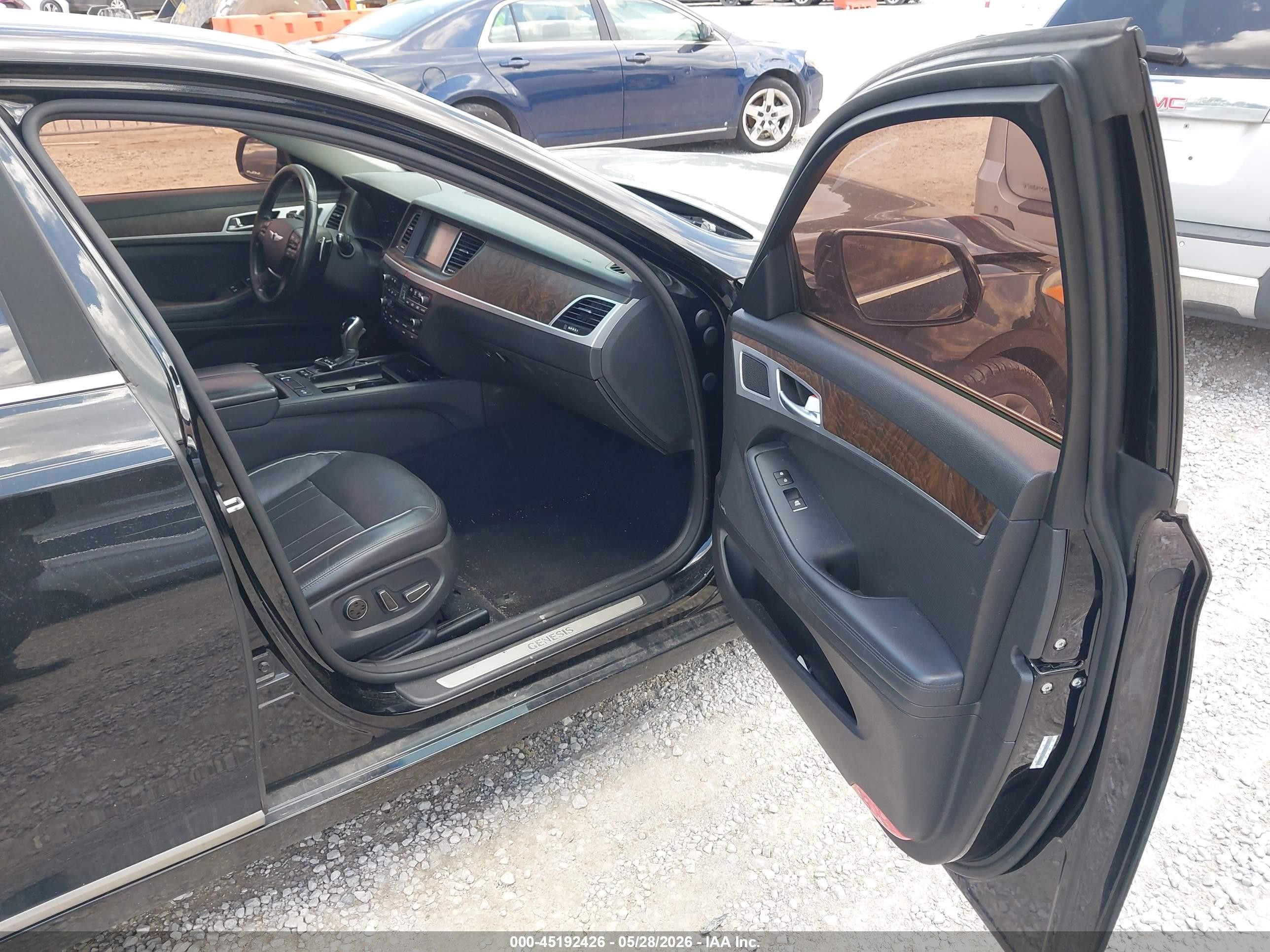 2015 Hyundai Genesis 5.0 Black vin: KMHGN4JF6FU041837