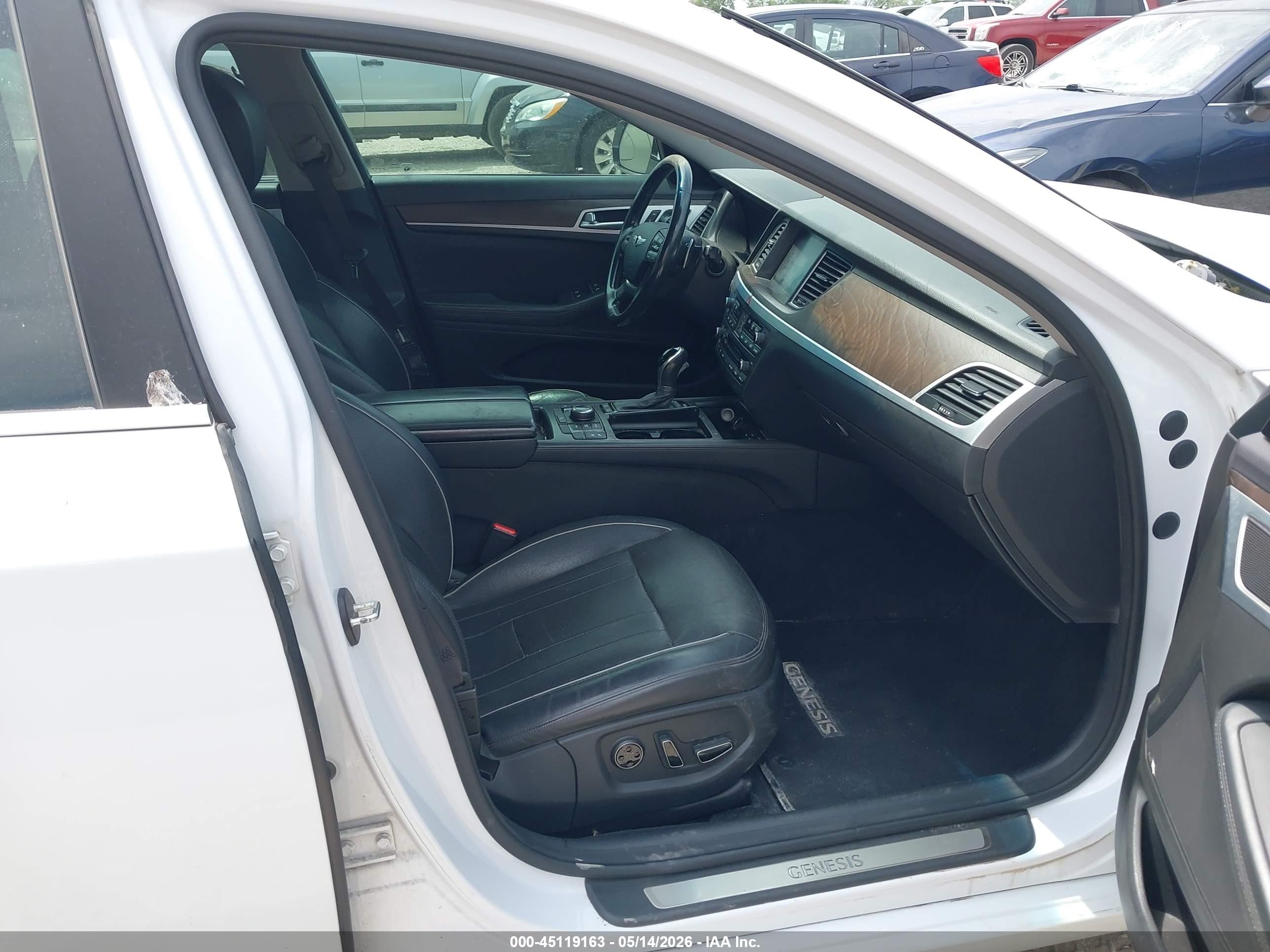 2015 Hyundai Genesis 5.0 White vin: KMHGN4JF7FU064558