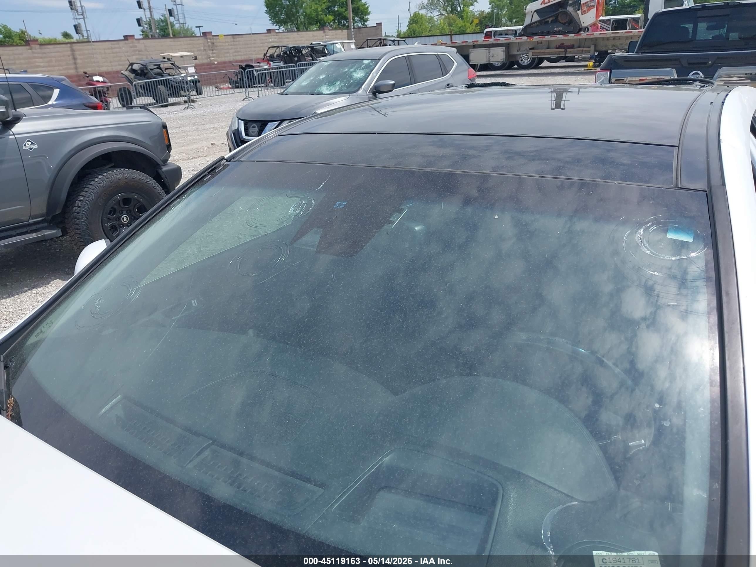 2015 Hyundai Genesis 5.0 White vin: KMHGN4JF7FU064558