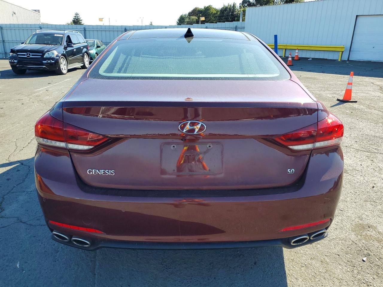 2015 Hyundai Genesis 5.0l Burgundy vin: KMHGN4JF8FU034680