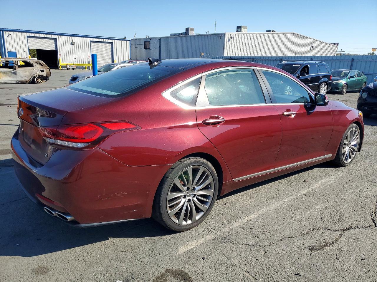 2015 Hyundai Genesis 5.0l Burgundy vin: KMHGN4JF8FU034680