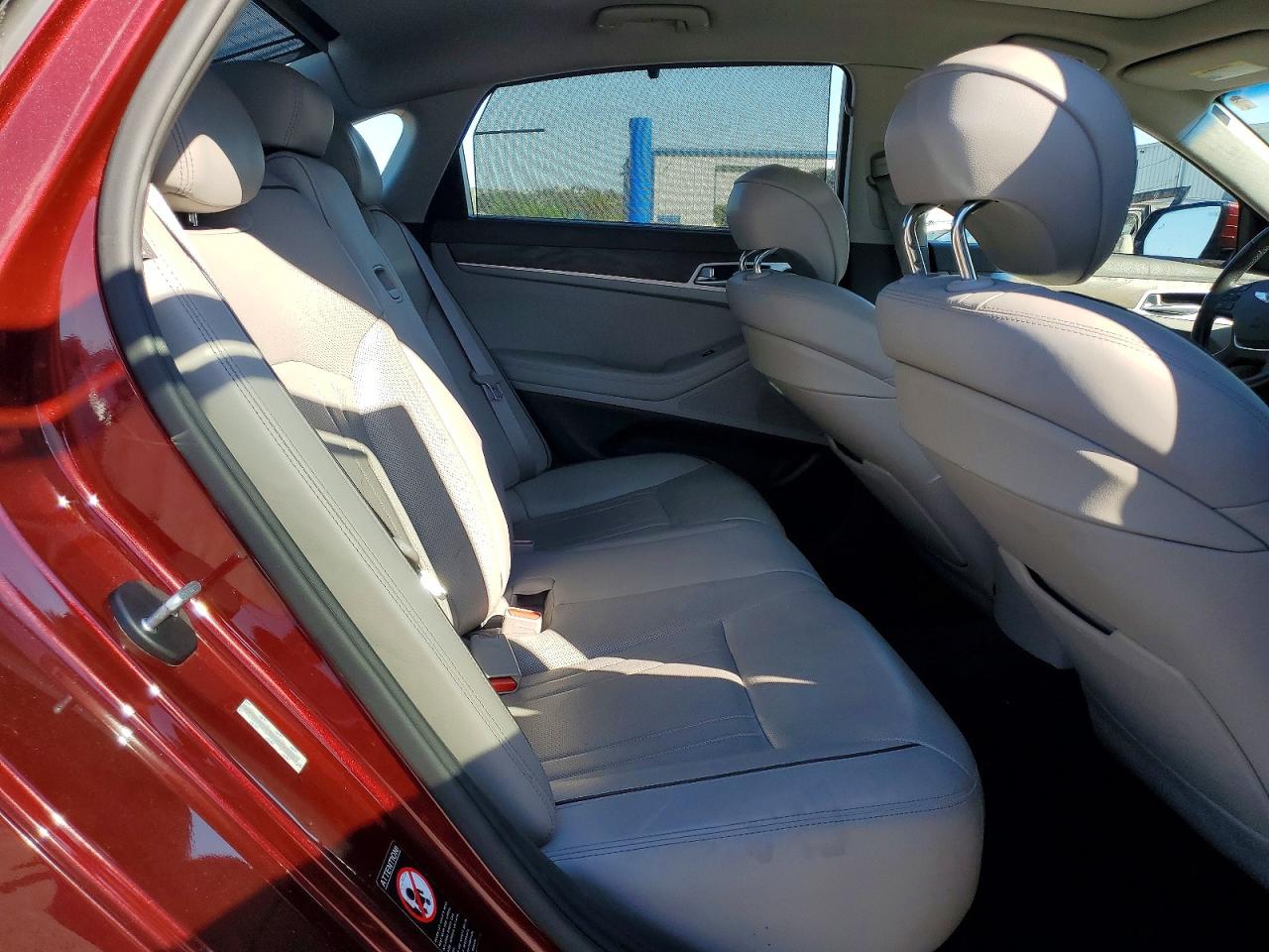 2015 Hyundai Genesis 5.0l Burgundy vin: KMHGN4JF8FU034680