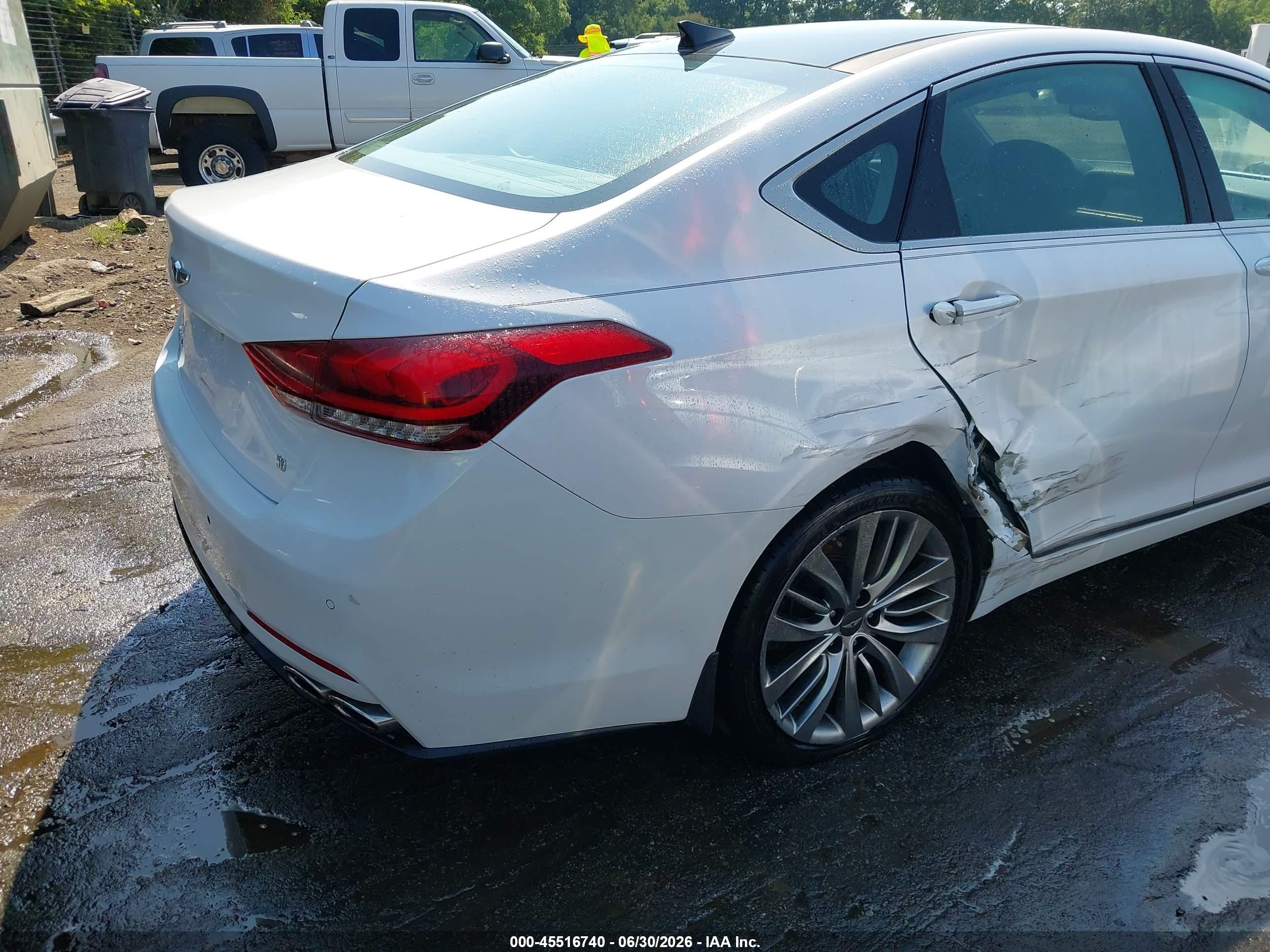 2015 Hyundai Genesis 5.0 White vin: KMHGN4JF8FU043217