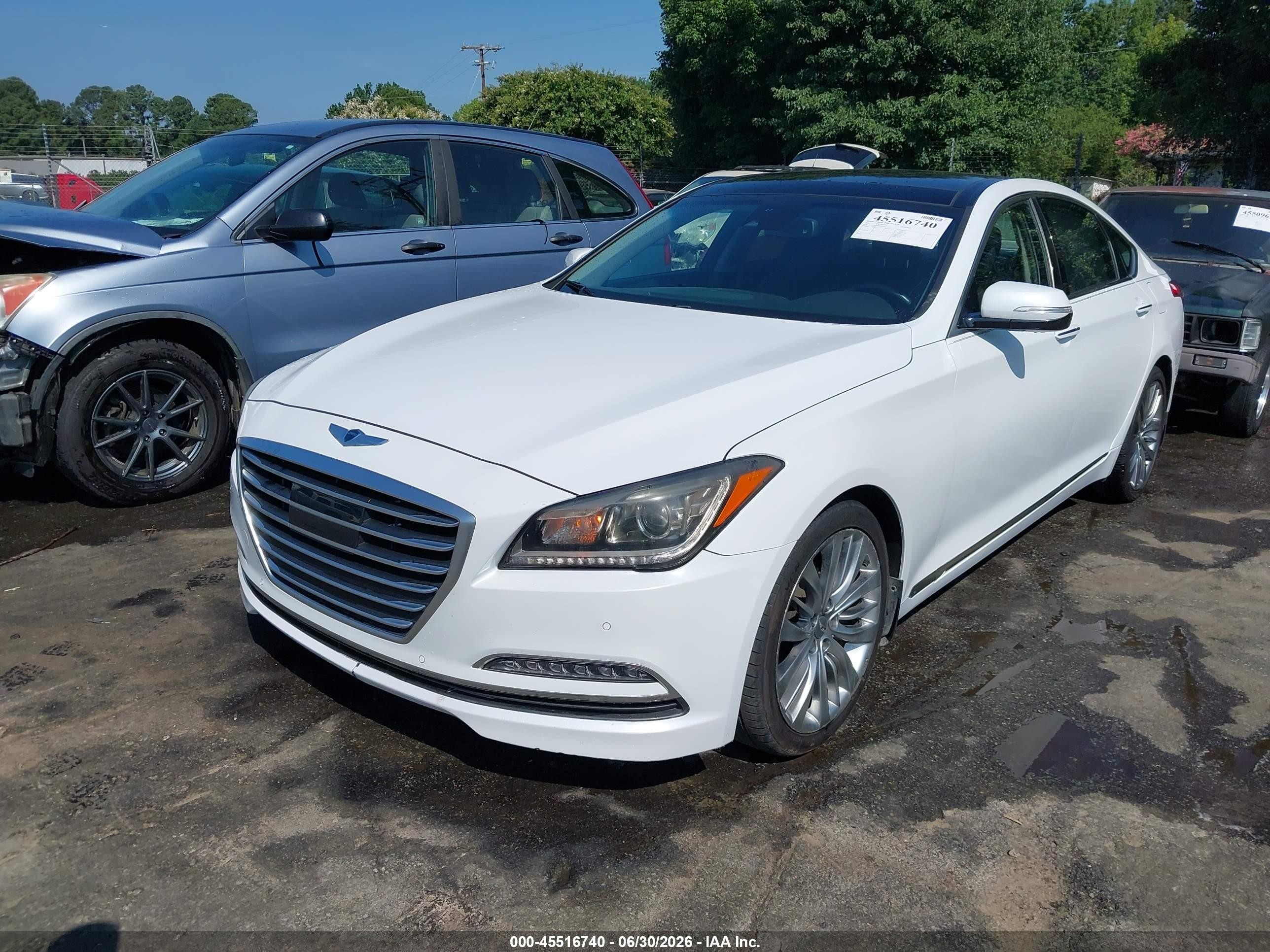 2015 Hyundai Genesis 5.0 White vin: KMHGN4JF8FU043217