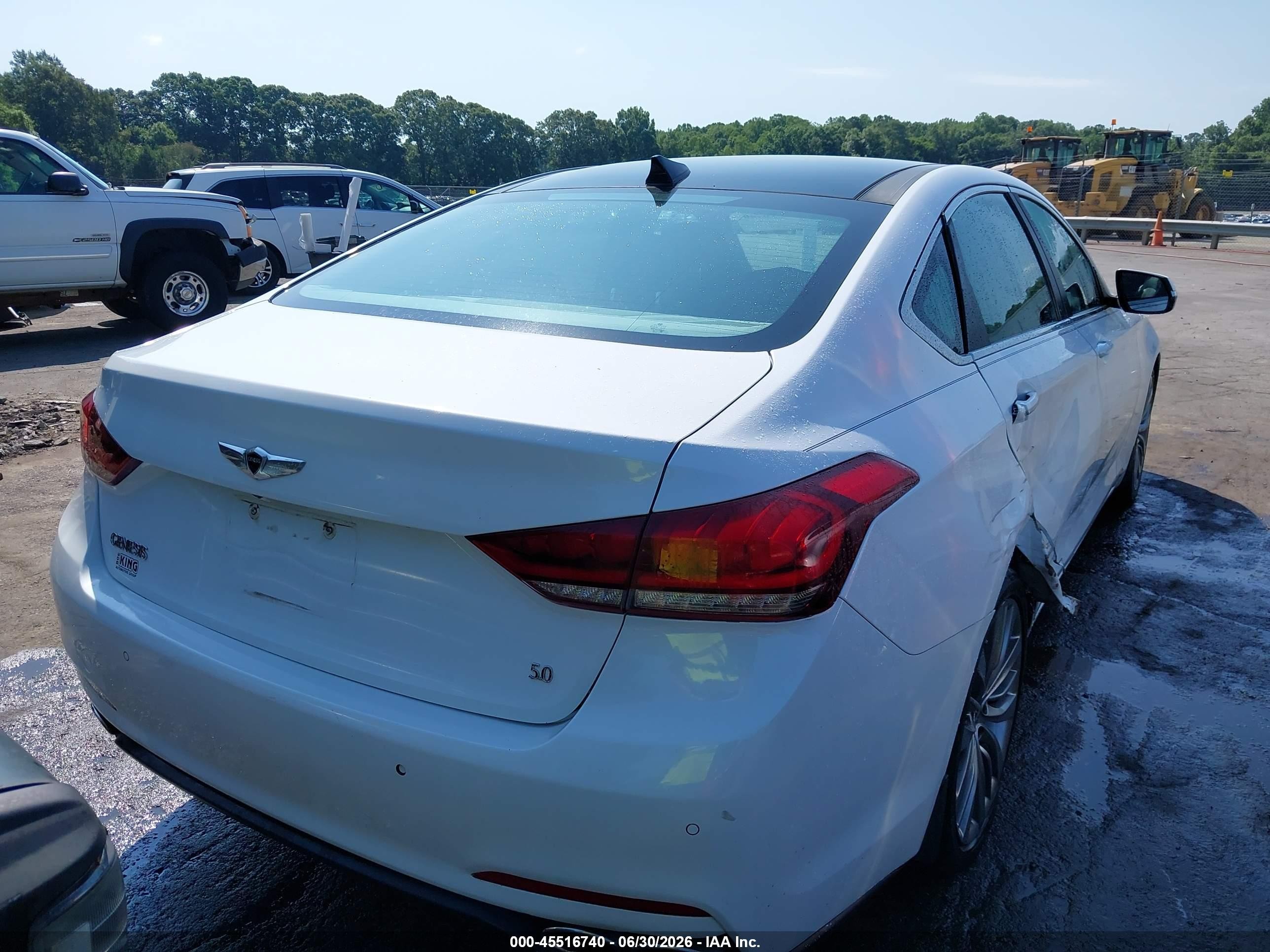 2015 Hyundai Genesis 5.0 White vin: KMHGN4JF8FU043217