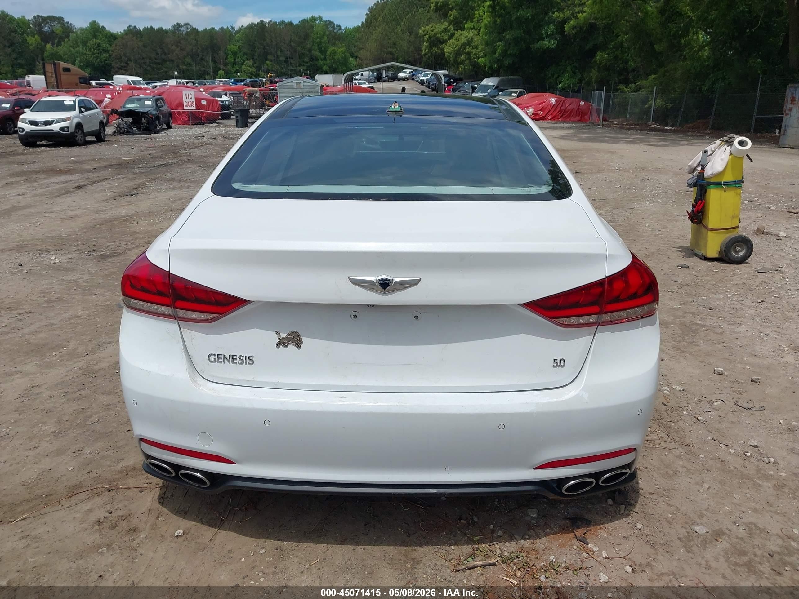 2015 Hyundai Genesis 5.0 White vin: KMHGN4JFXFU043087