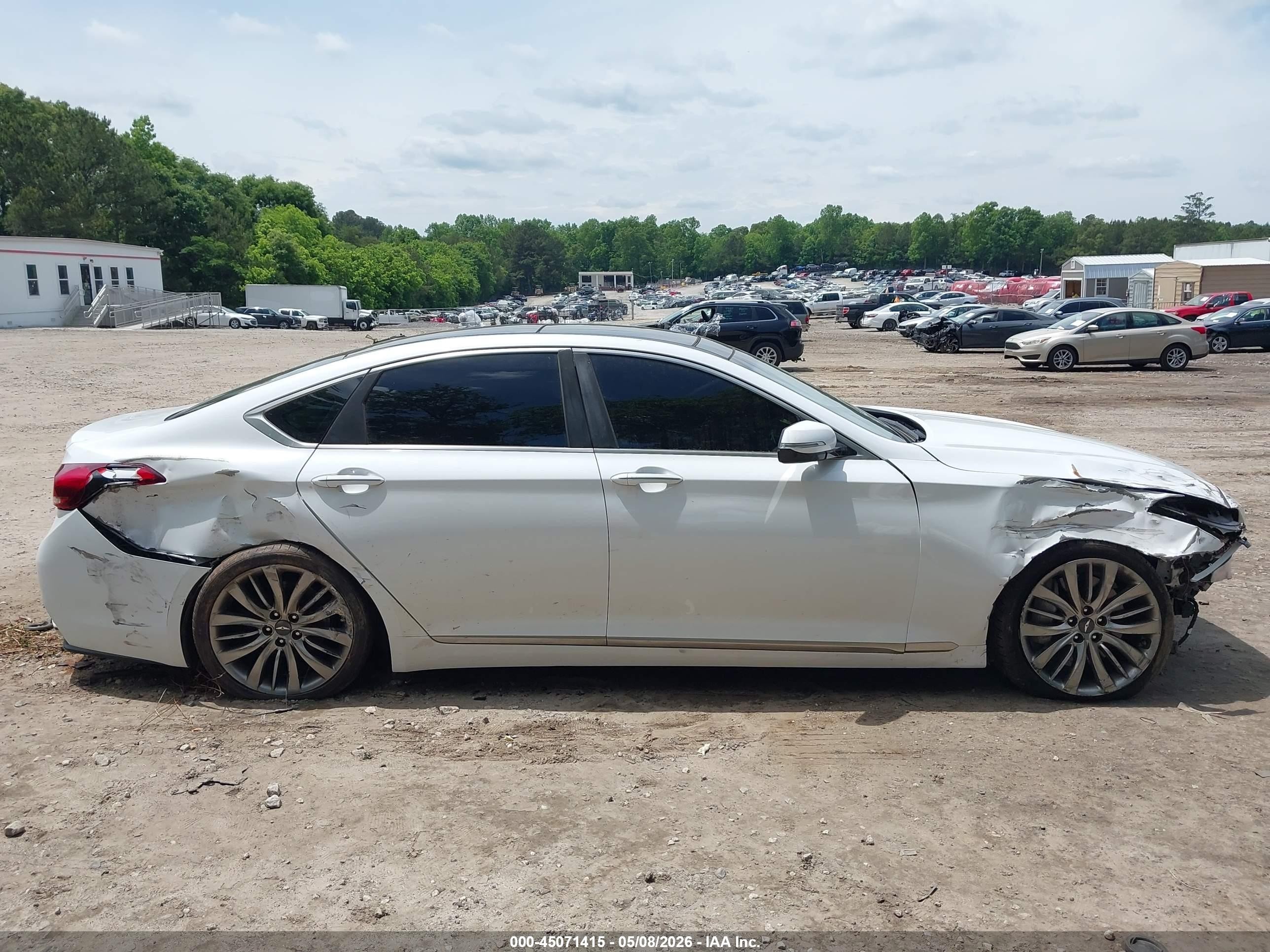 2015 Hyundai Genesis 5.0 White vin: KMHGN4JFXFU043087
