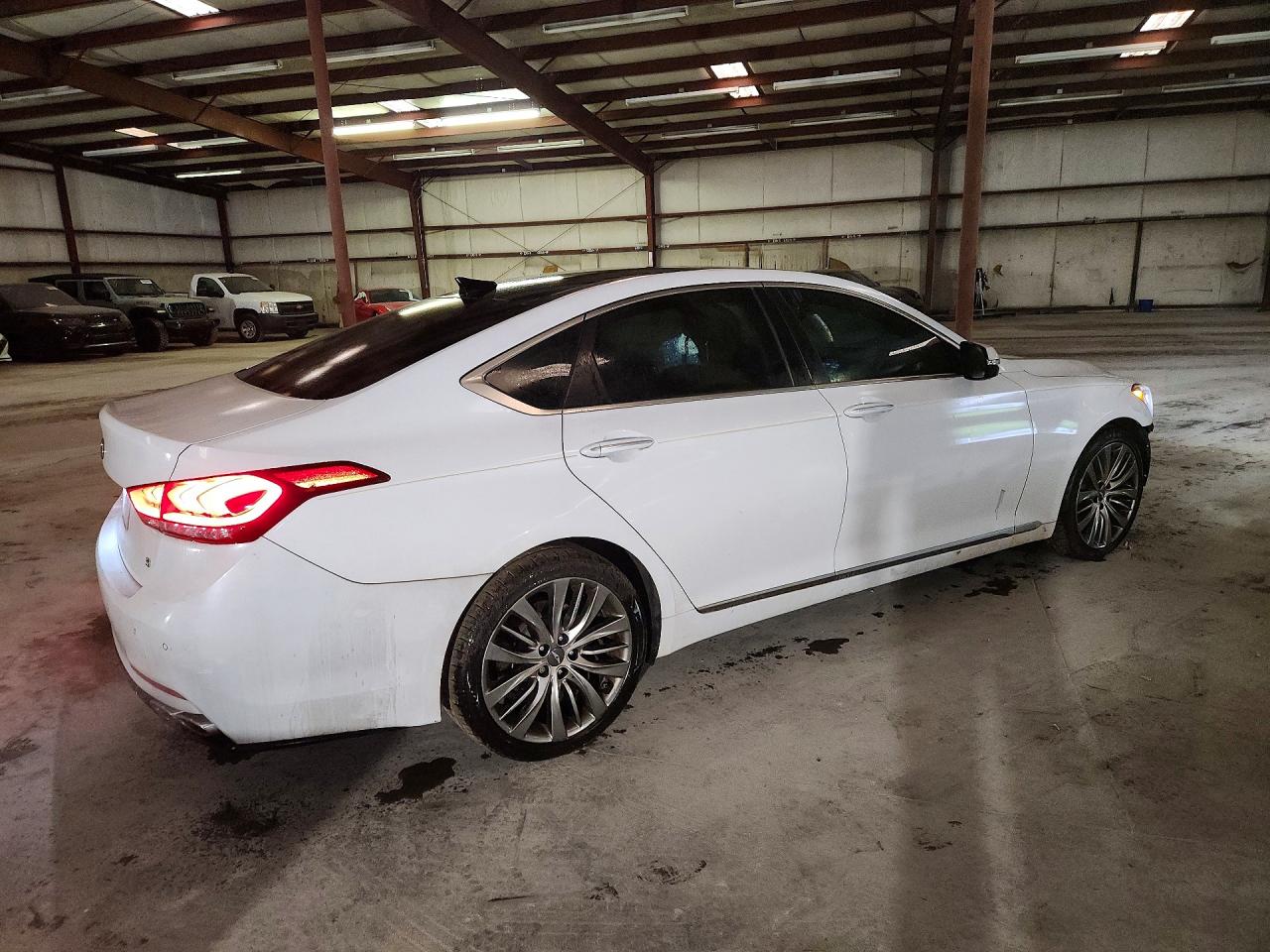 2015 Hyundai Genesis 5.0l White vin: KMHGN4JFXFU070502