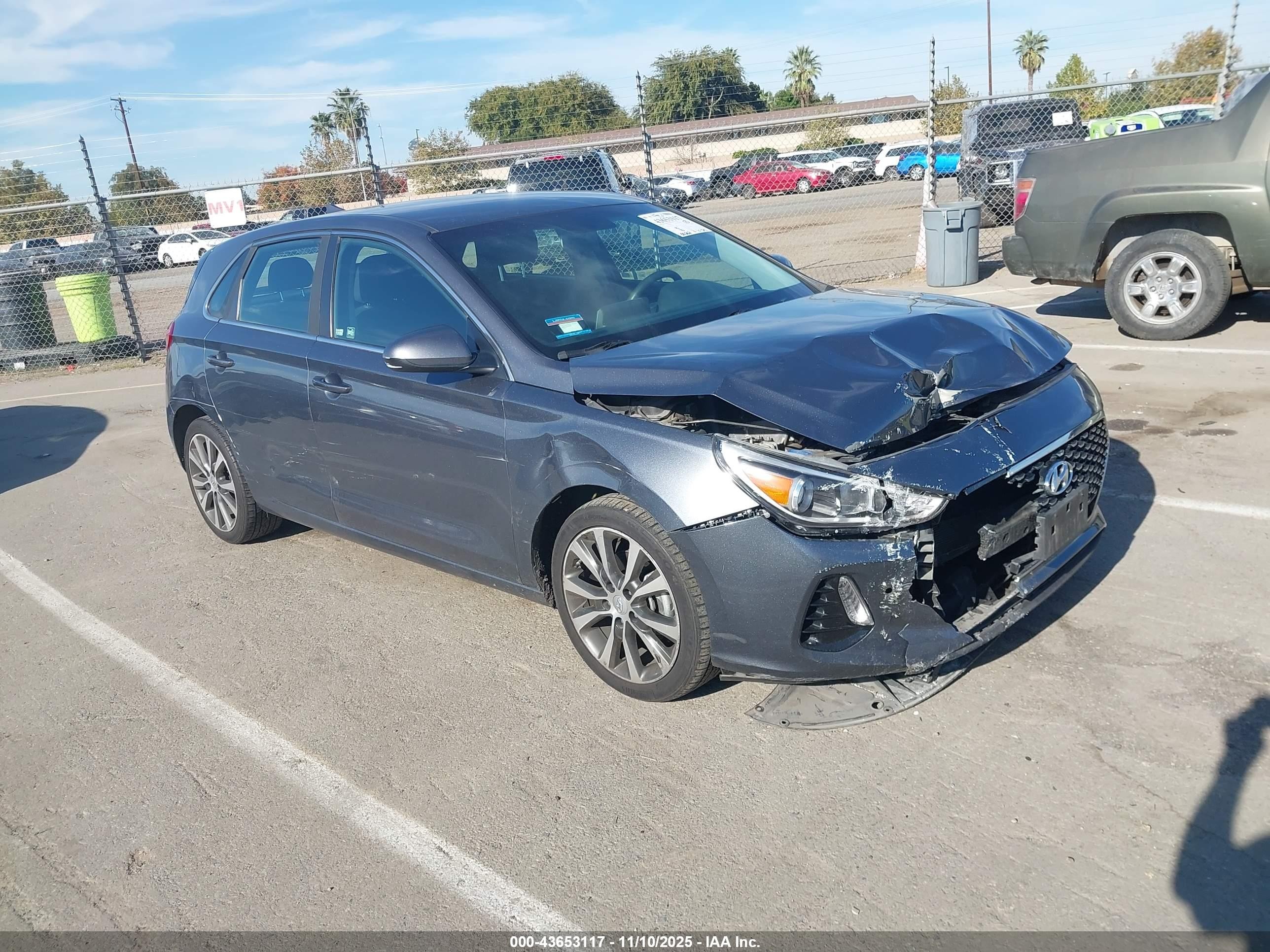 2018 Hyundai Elantra Gt   Gray vin: KMHH35LE0JU035559