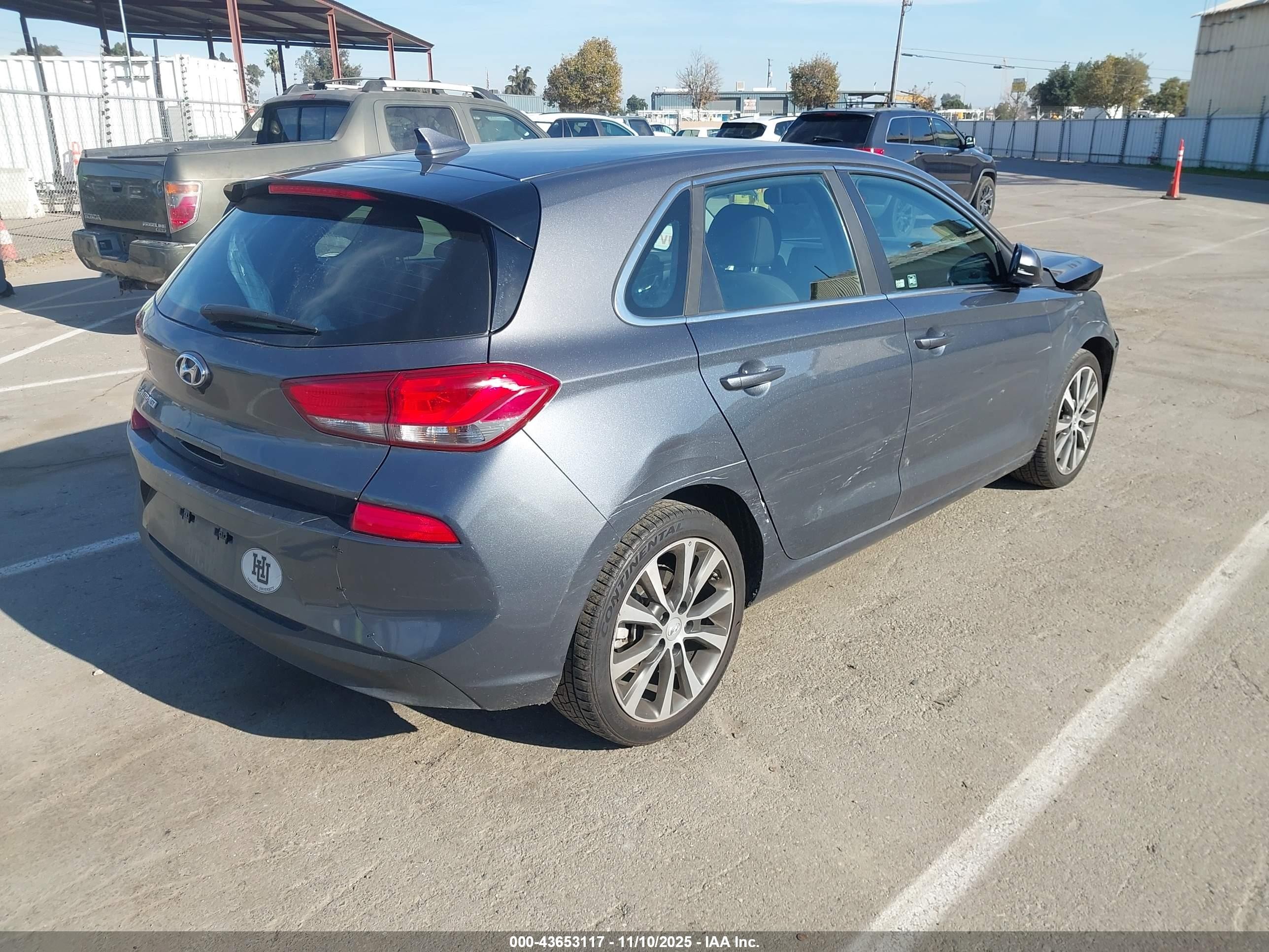 2018 Hyundai Elantra Gt   Gray vin: KMHH35LE0JU035559