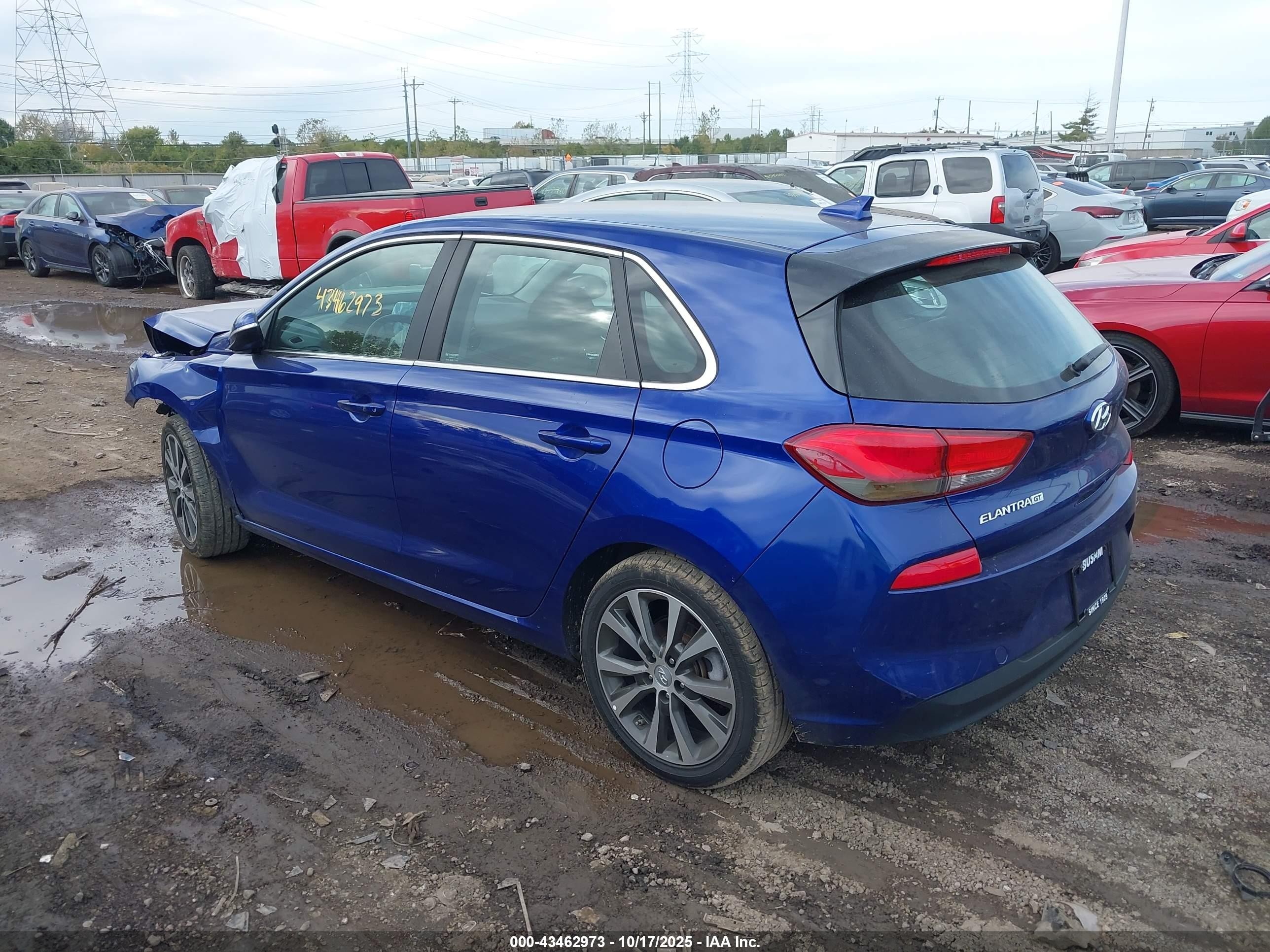 2018 Hyundai Elantra Gt   Blue vin: KMHH35LE1JU076119
