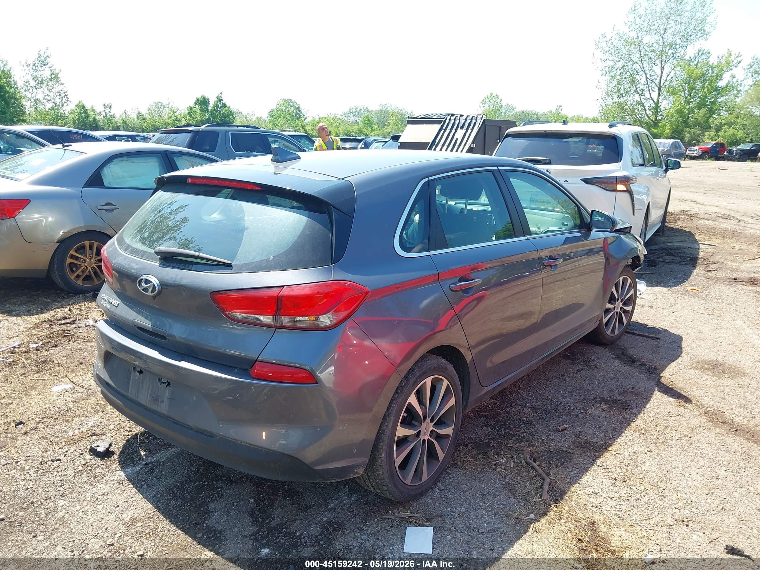 2018 Hyundai Elantra Gt   Gray vin: KMHH35LE2JU010856