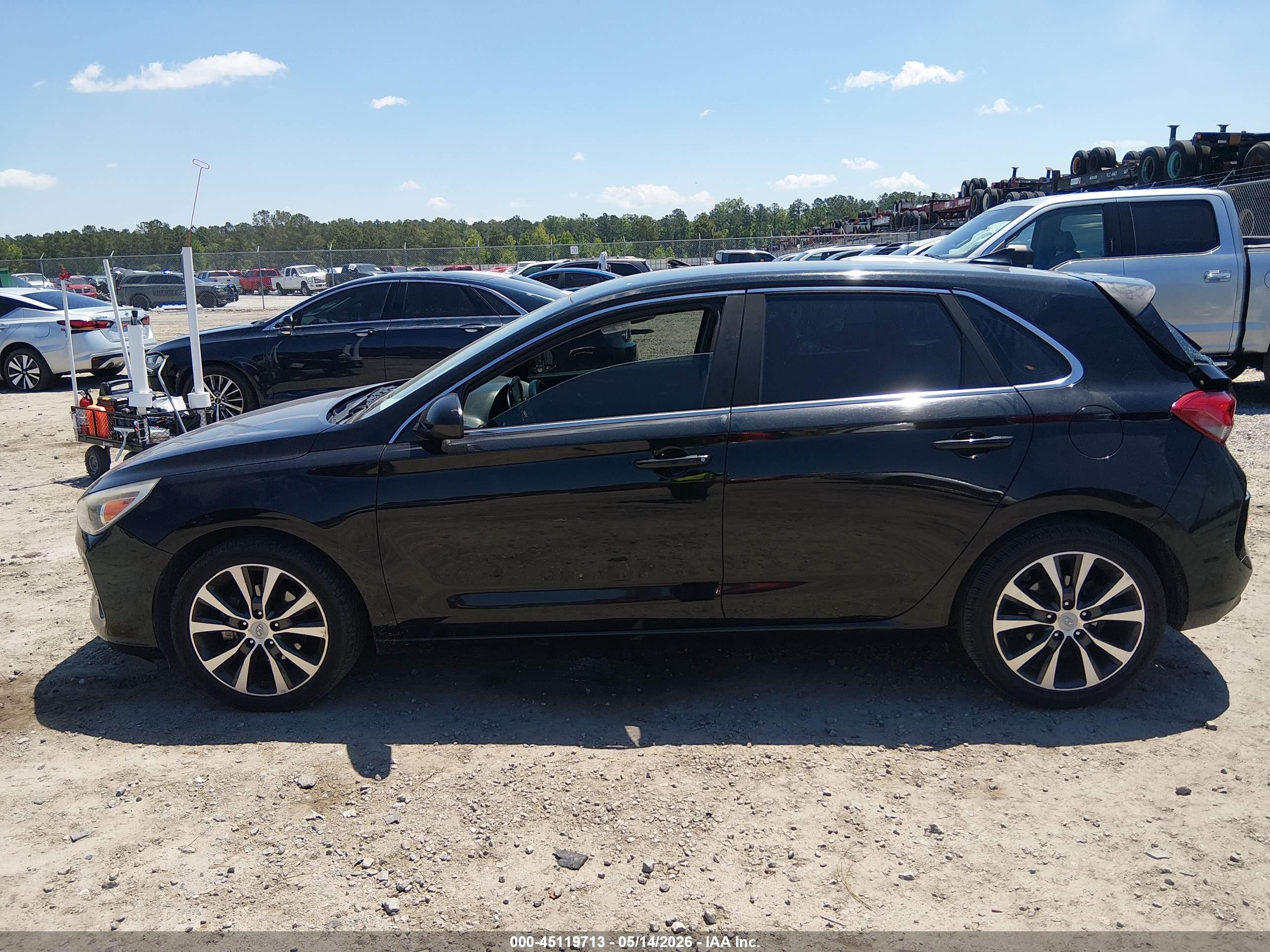 2018 Hyundai Elantra Gt   Black vin: KMHH35LE2JU025552