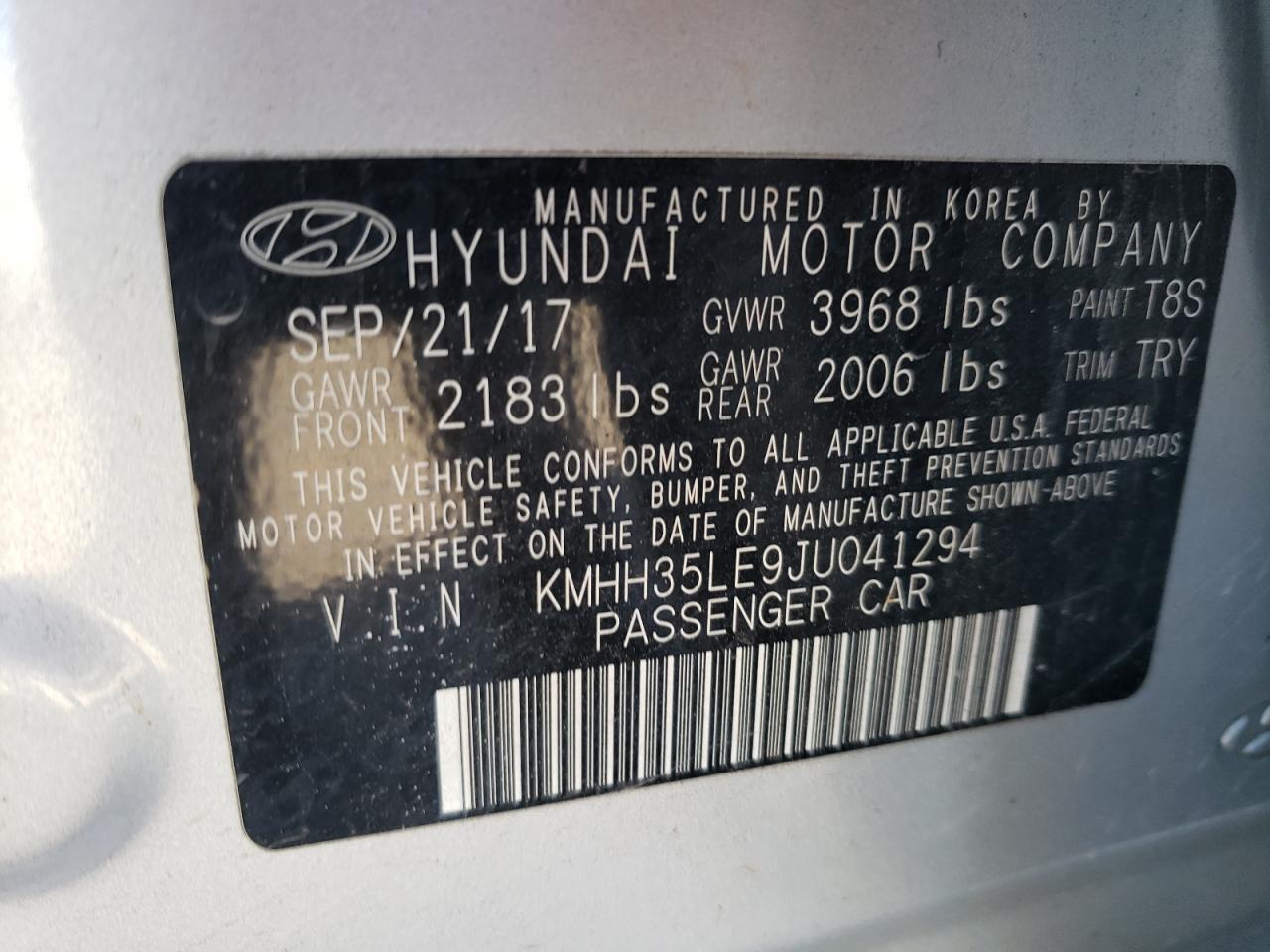 2018 Hyundai Elantra Gt  Silver vin: KMHH35LE9JU041294