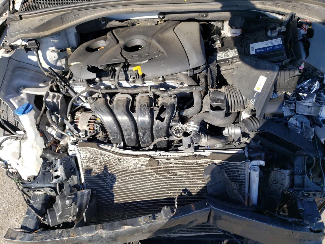 2018 Hyundai Elantra Gt  Silver vin: KMHH35LE9JU041294