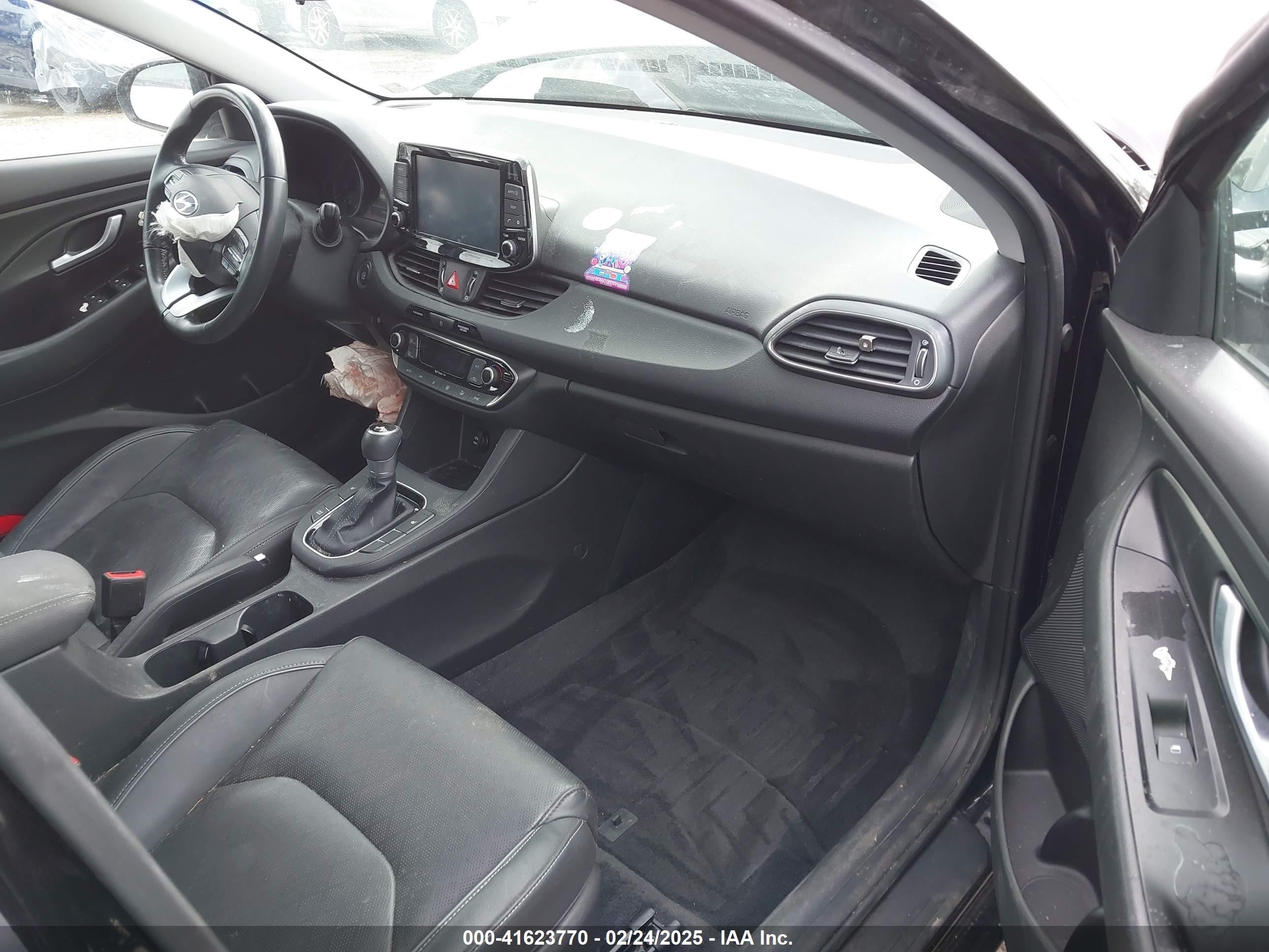 2020 Hyundai Elantra Gt   Black vin: KMHH35LE9LU124307