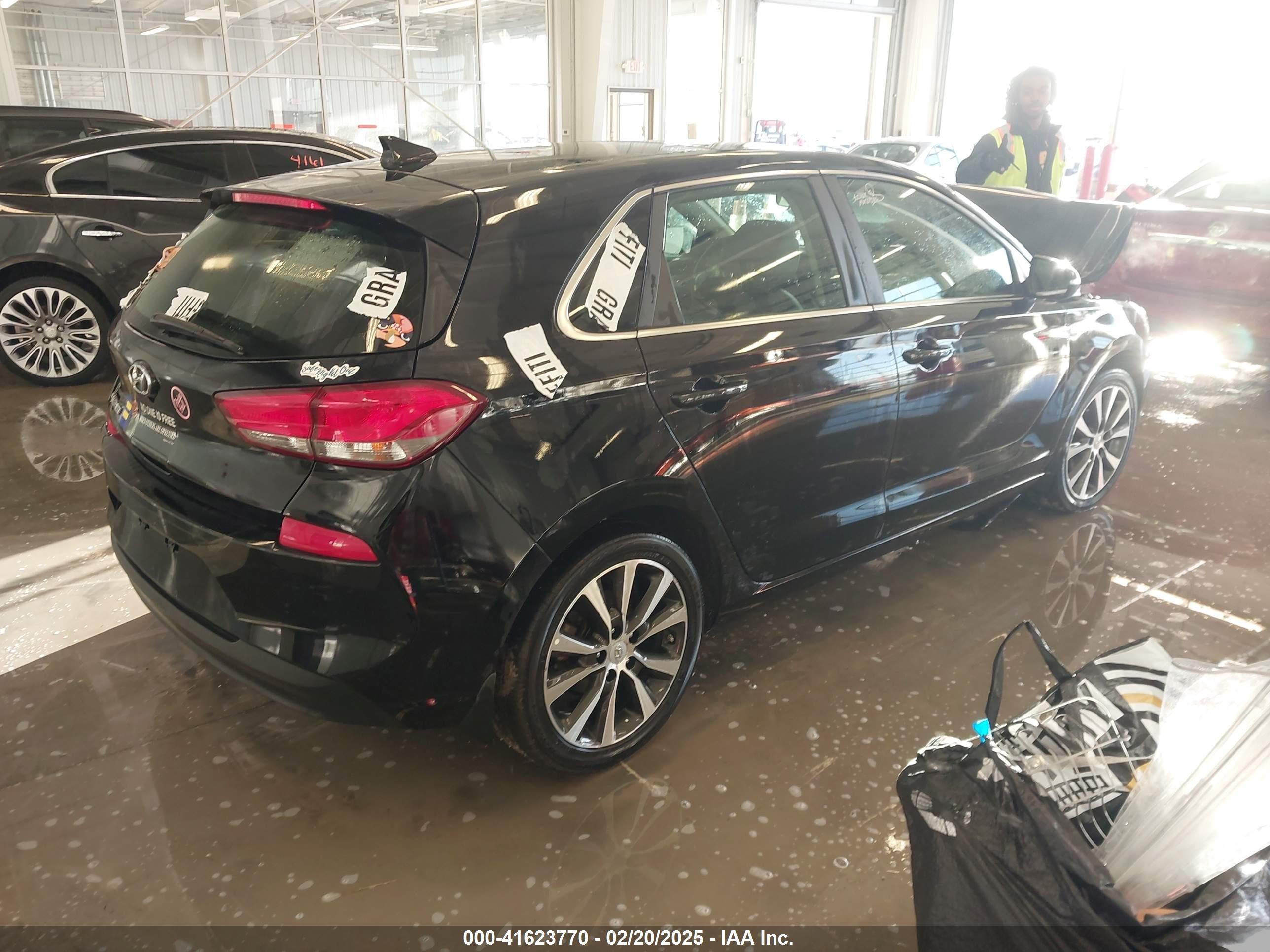2020 Hyundai Elantra Gt   Black vin: KMHH35LE9LU124307