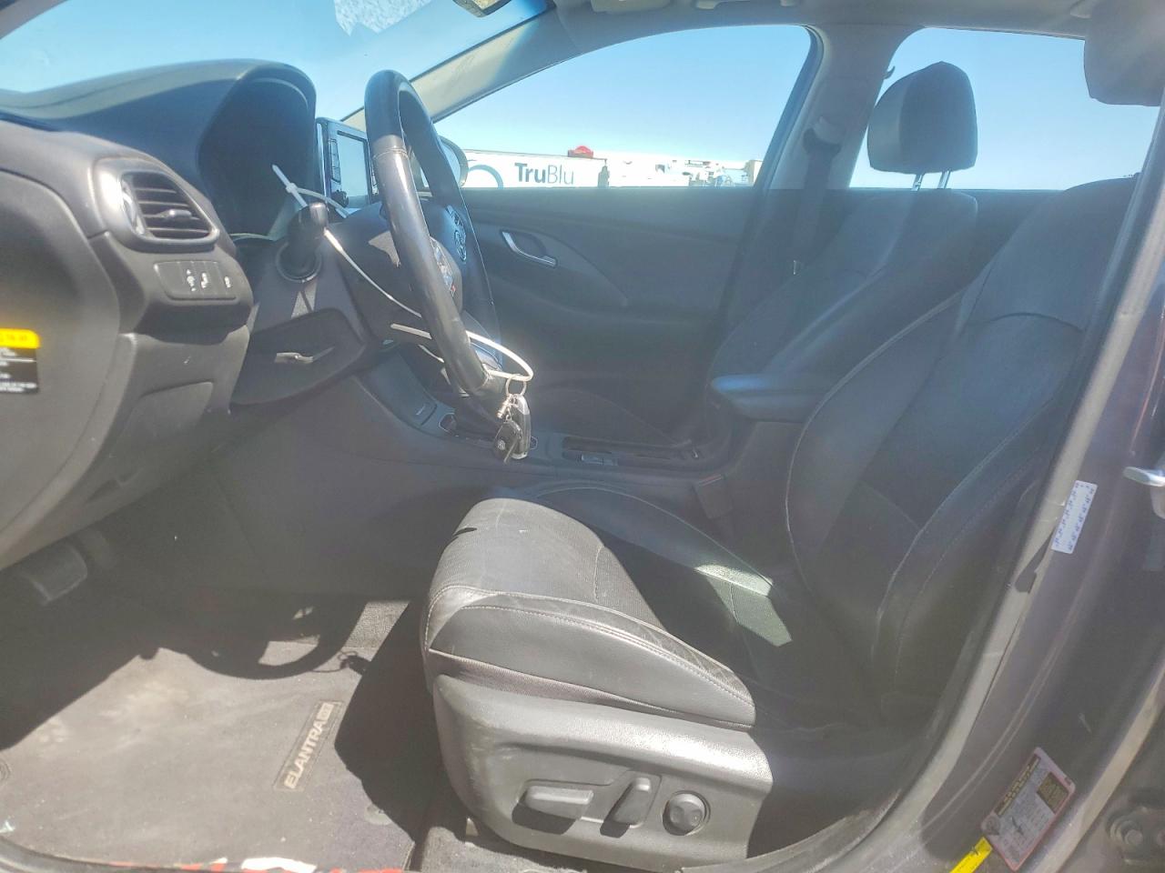 2018 Hyundai Elantra Gt Base Gray vin: KMHH35LEXJU041790
