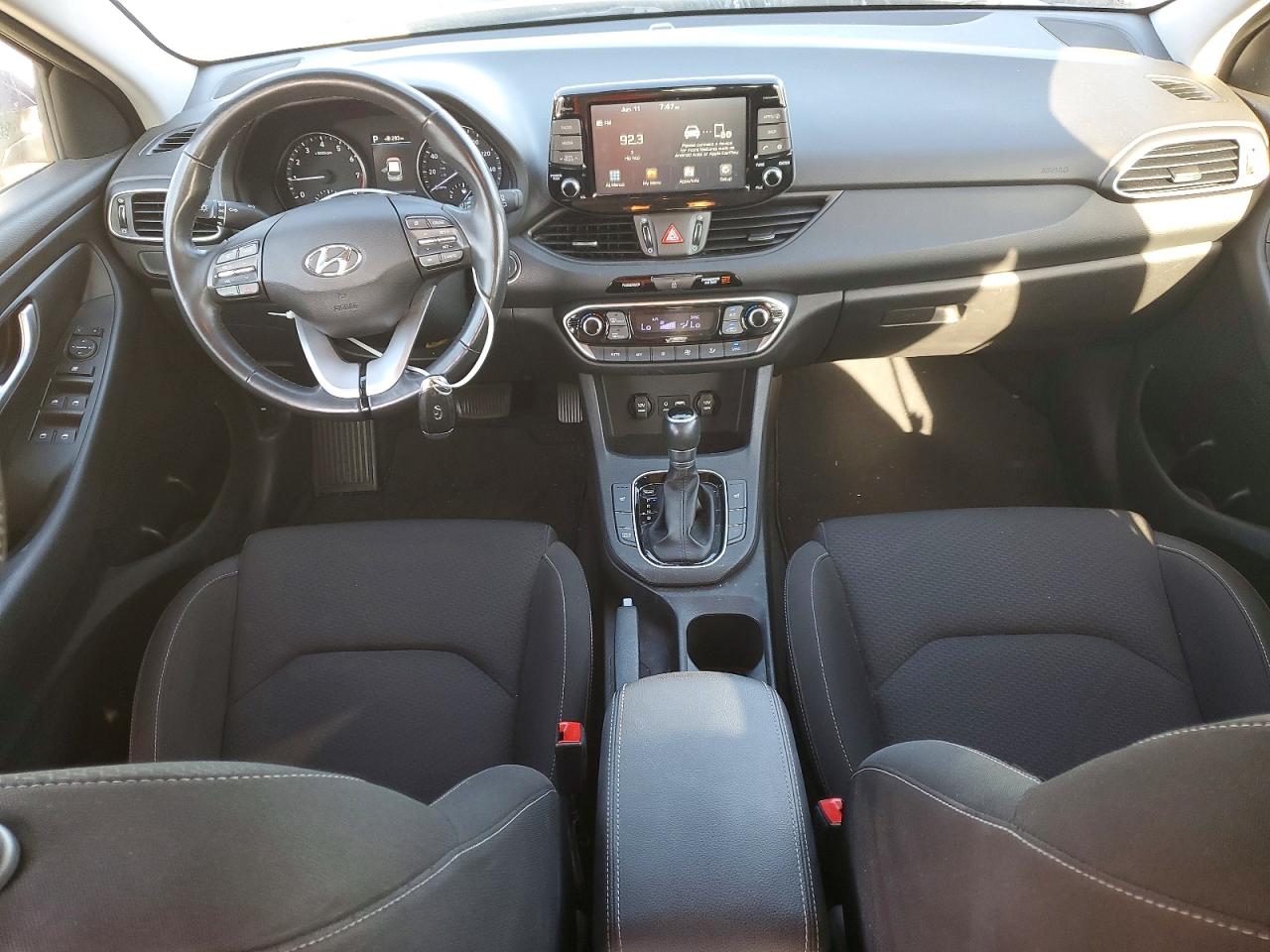2018 Hyundai Elantra Gt Base Blue vin: KMHH35LEXJU079598