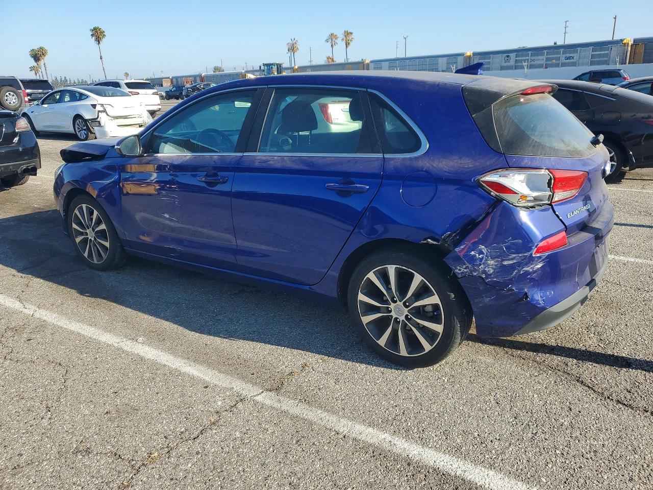 2018 Hyundai Elantra Gt Base Blue vin: KMHH35LEXJU079598