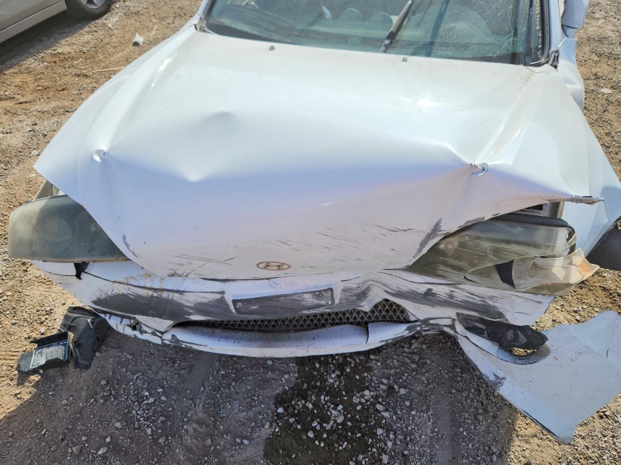 2005 Hyundai Tiburon White vin: KMHHM65D35U169091