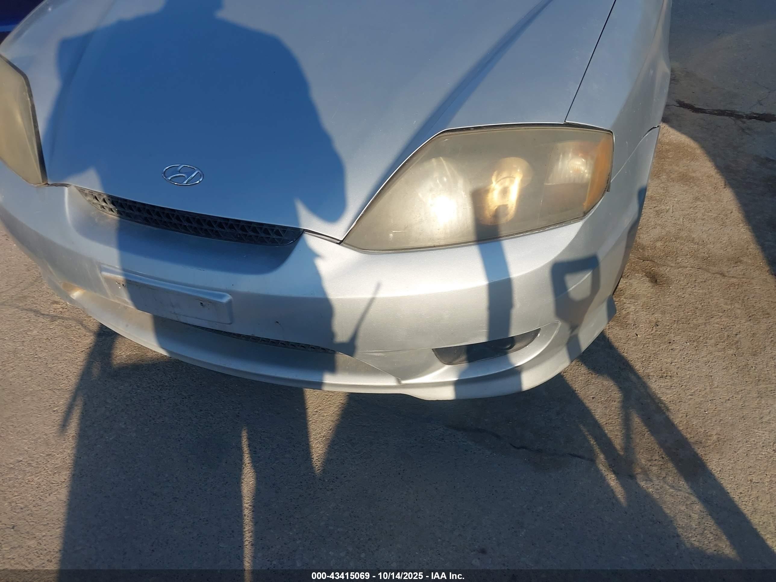 2005 Hyundai Tiburon Gs Серебряный vin: KMHHM65D45U178219