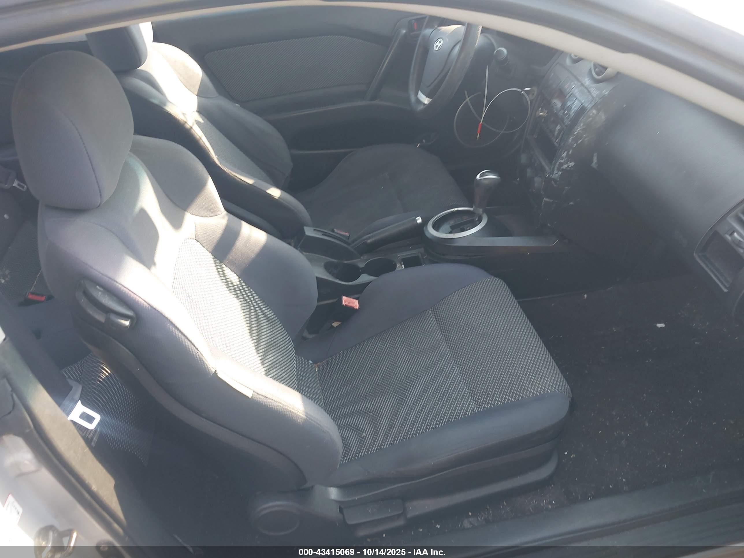 2005 Hyundai Tiburon Gs Серебряный vin: KMHHM65D45U178219