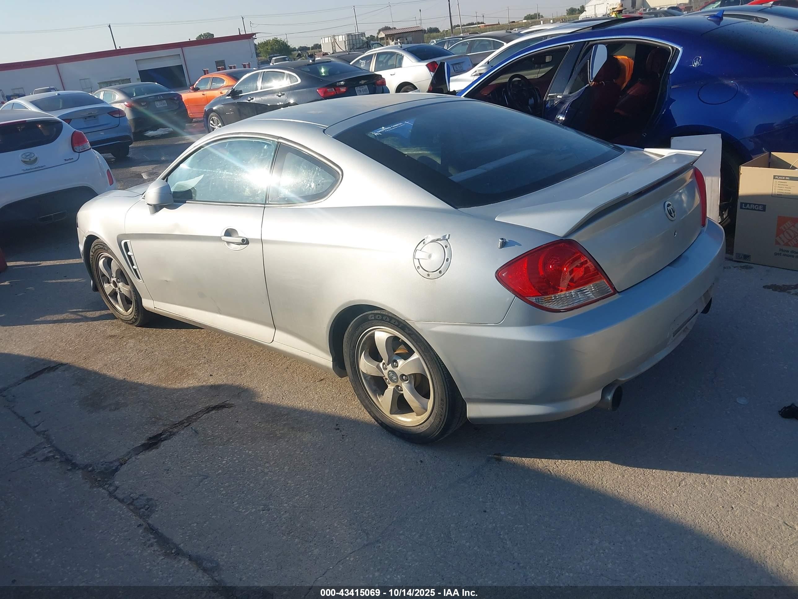 2005 Hyundai Tiburon Gs Серебряный vin: KMHHM65D45U178219