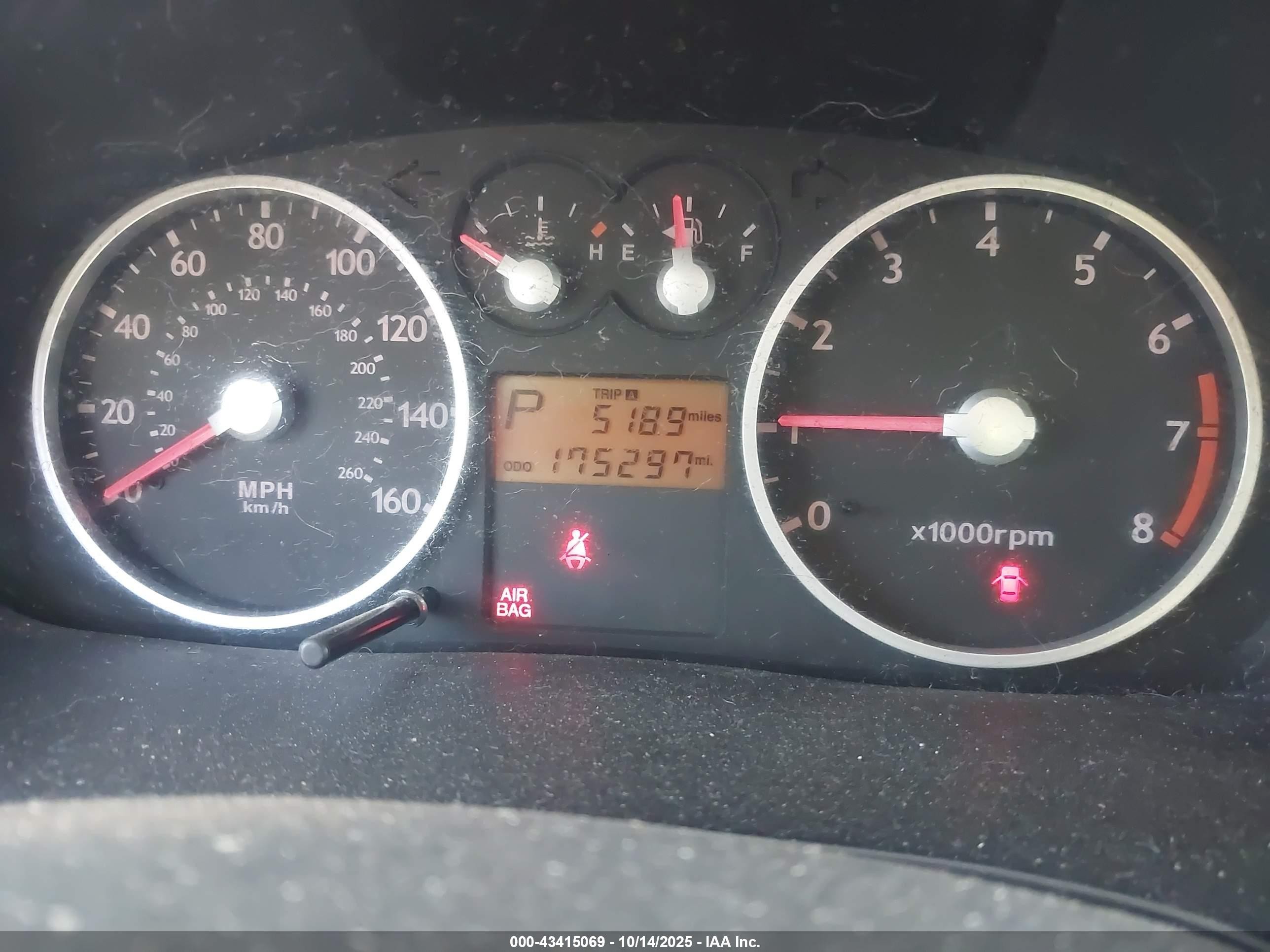 2005 Hyundai Tiburon Gs Серебряный vin: KMHHM65D45U178219