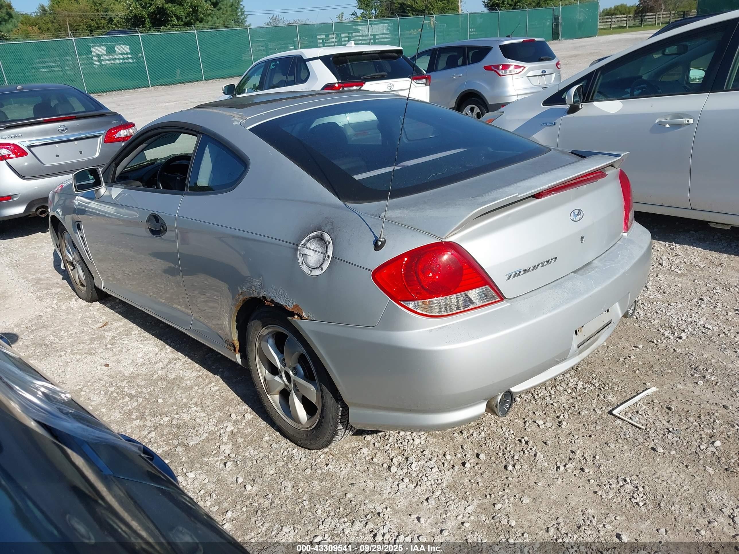 2006 Hyundai Tiburon Gs Silver vin: KMHHM65D66U222450
