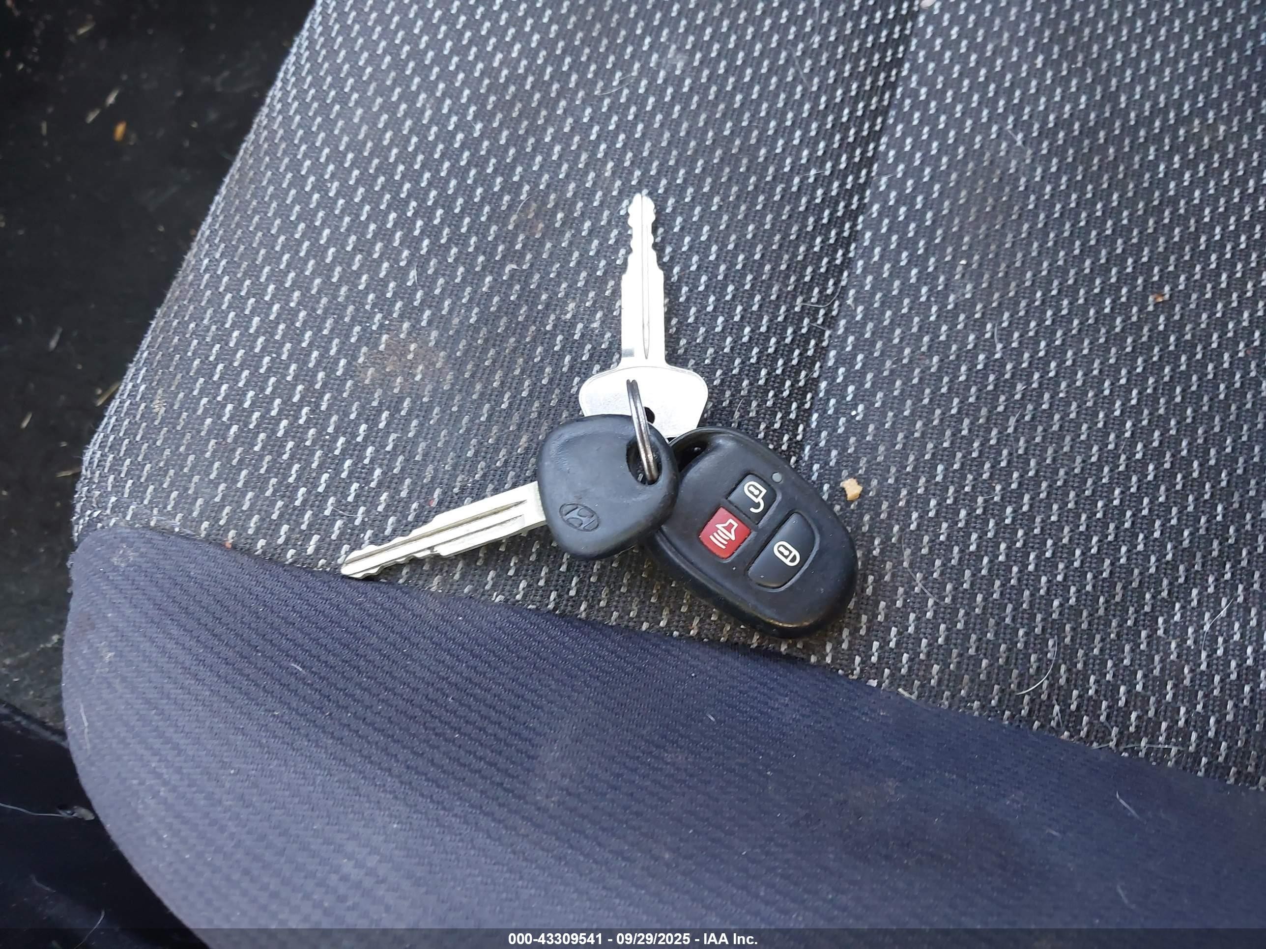 2006 Hyundai Tiburon Gs Silver vin: KMHHM65D66U222450