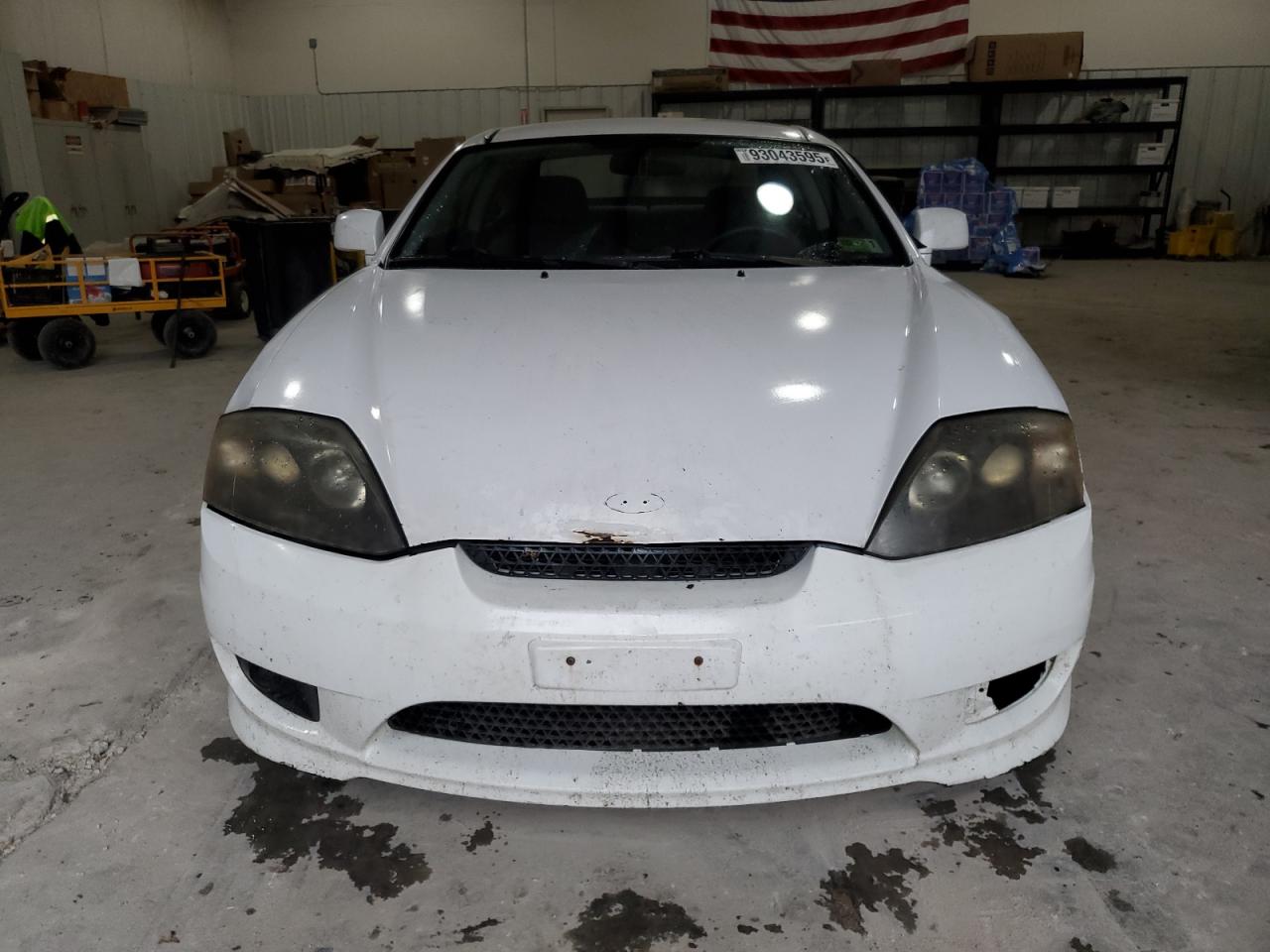 2005 Hyundai Tiburon White vin: KMHHM65D75U180109