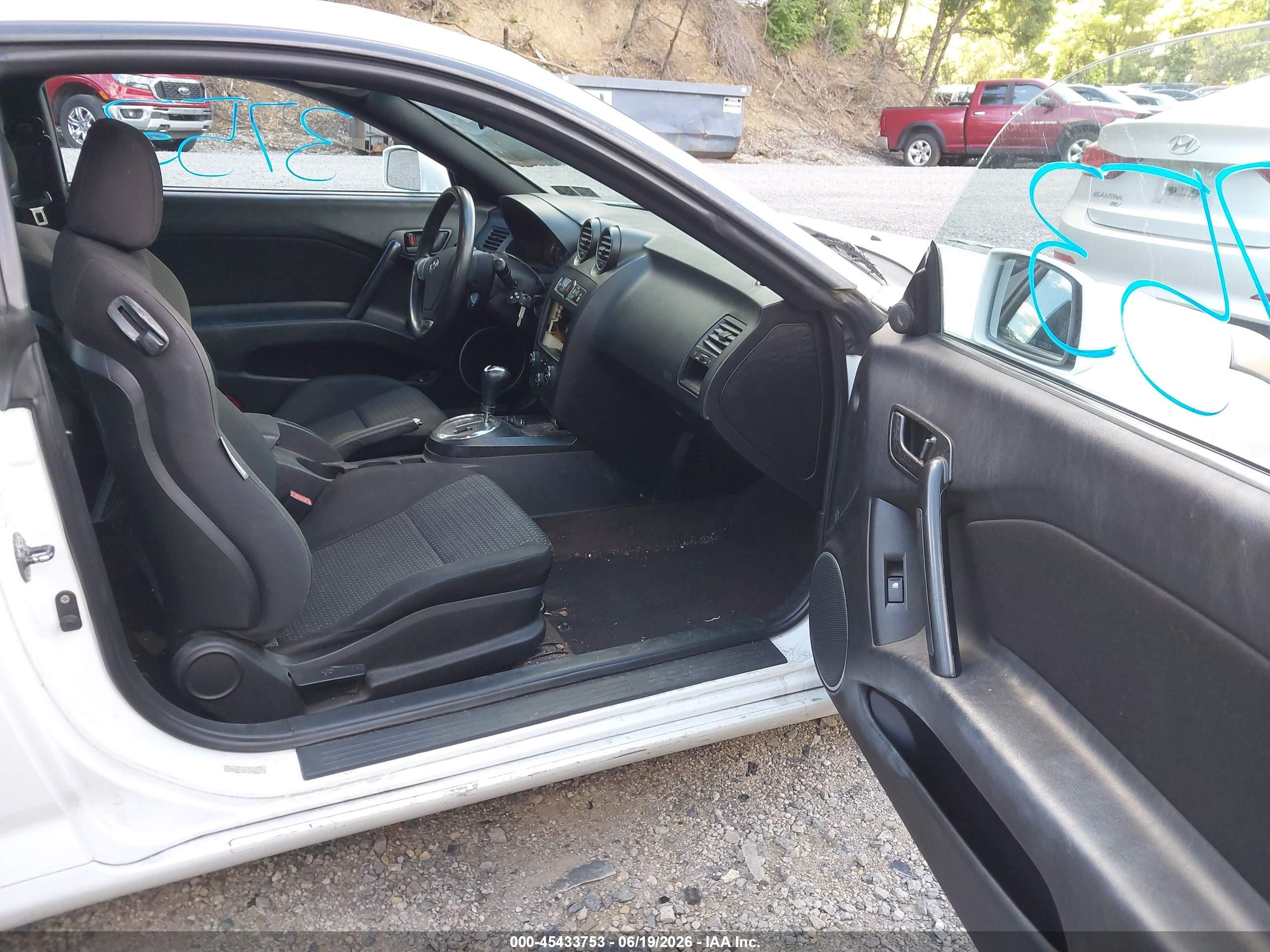 2007 Hyundai Tiburon Gs Белый vin: KMHHM66D17U235848