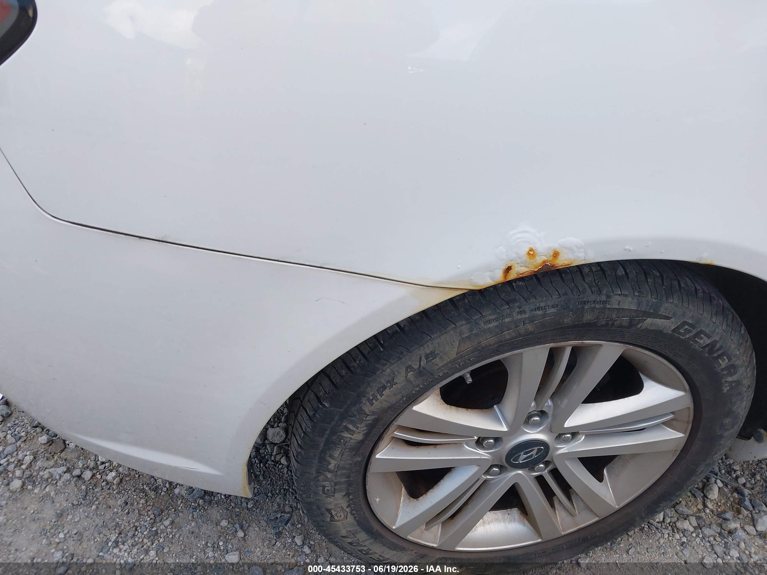 2007 Hyundai Tiburon Gs Белый vin: KMHHM66D17U235848