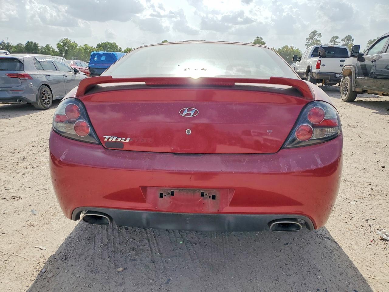 2008 Hyundai Tiburon Red vin: KMHHM66D38U277696