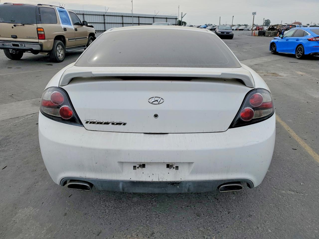 2007 Hyundai Tiburon White vin: KMHHM66D57U245198