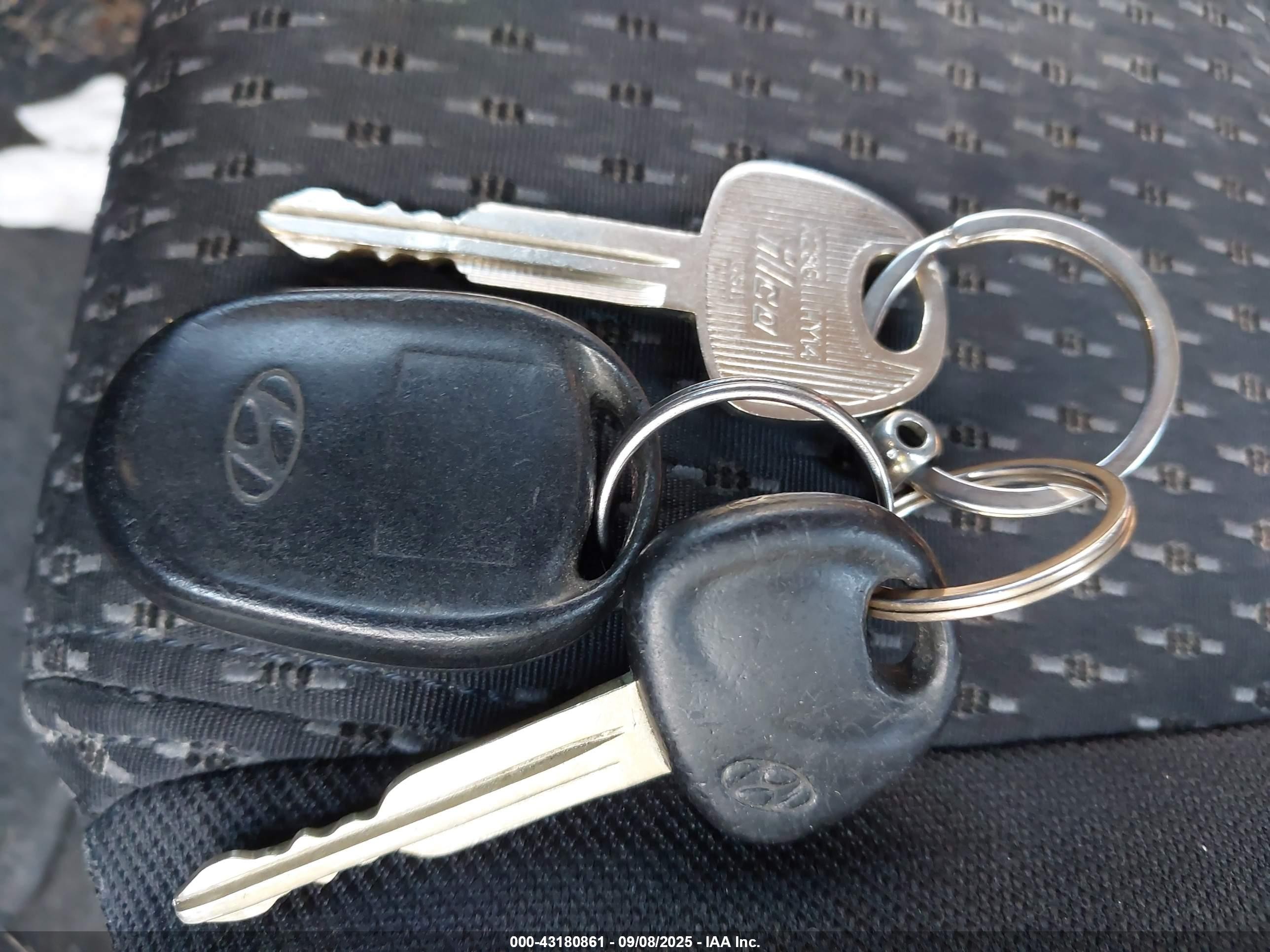 2007 Hyundai Tiburon Gs Blue vin: KMHHM66D87U244174