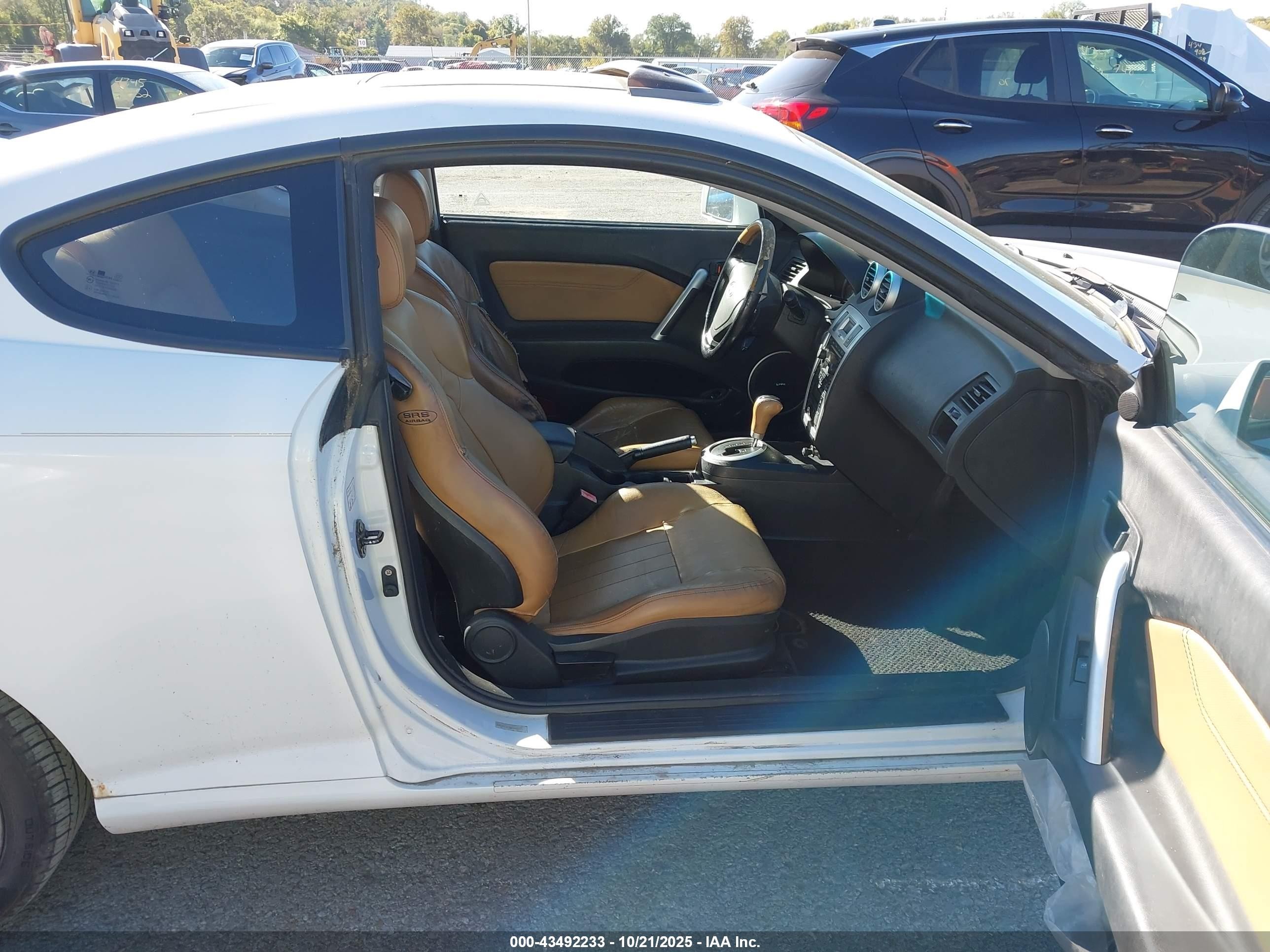 2006 Hyundai Tiburon Gt/gt Limited/se Белый vin: KMHHN65F46U208237