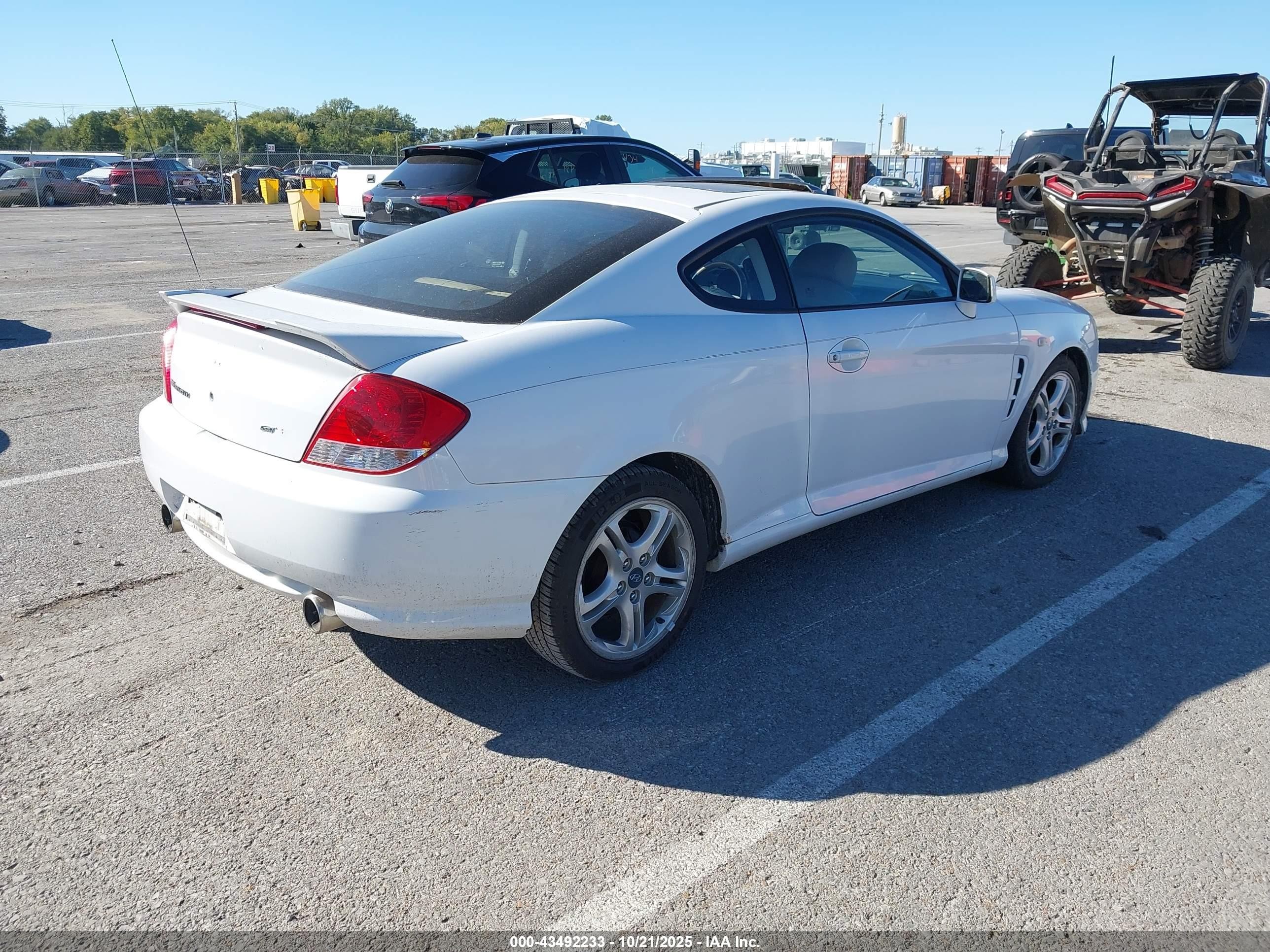 2006 Hyundai Tiburon Gt/gt Limited/se Белый vin: KMHHN65F46U208237