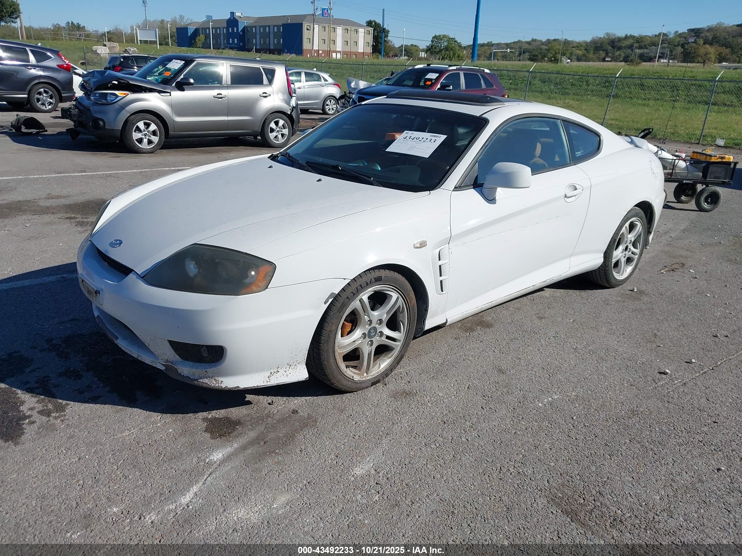 2006 Hyundai Tiburon Gt/gt Limited/se Белый vin: KMHHN65F46U208237